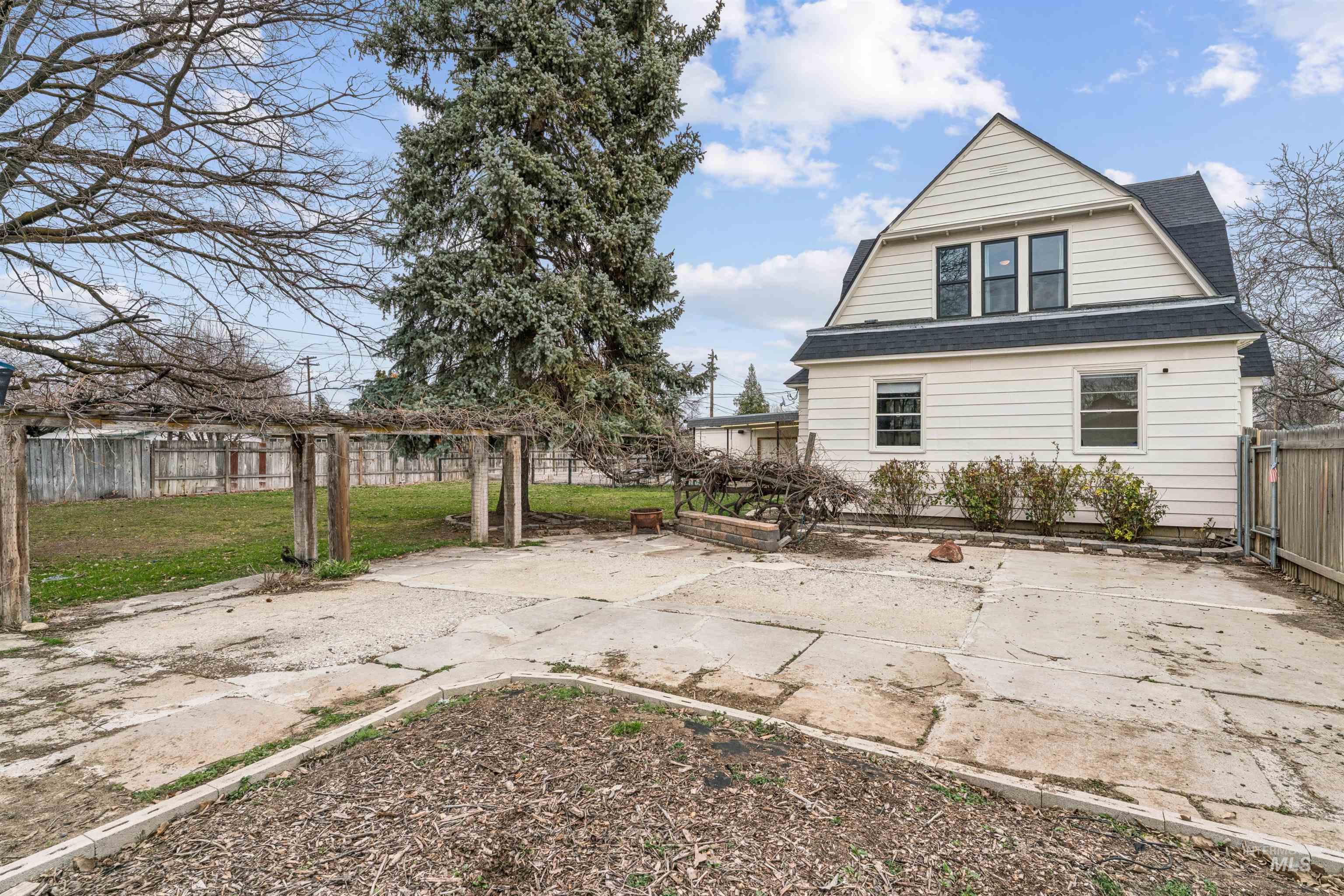 236 Elmore Ave, Nampa, Idaho 83651-2518, 5 Bedrooms, 2.5 Bathrooms, Residential For Sale, Price $759,900, 98977747