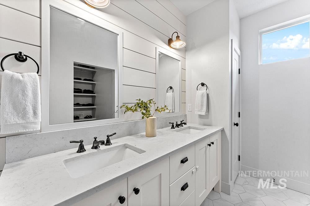 3816 E Parkcenter Blvd, Boise, Idaho 83703, 3 Bedrooms, 2.5 Bathrooms, Residential For Sale, Price $649,900, 98977748