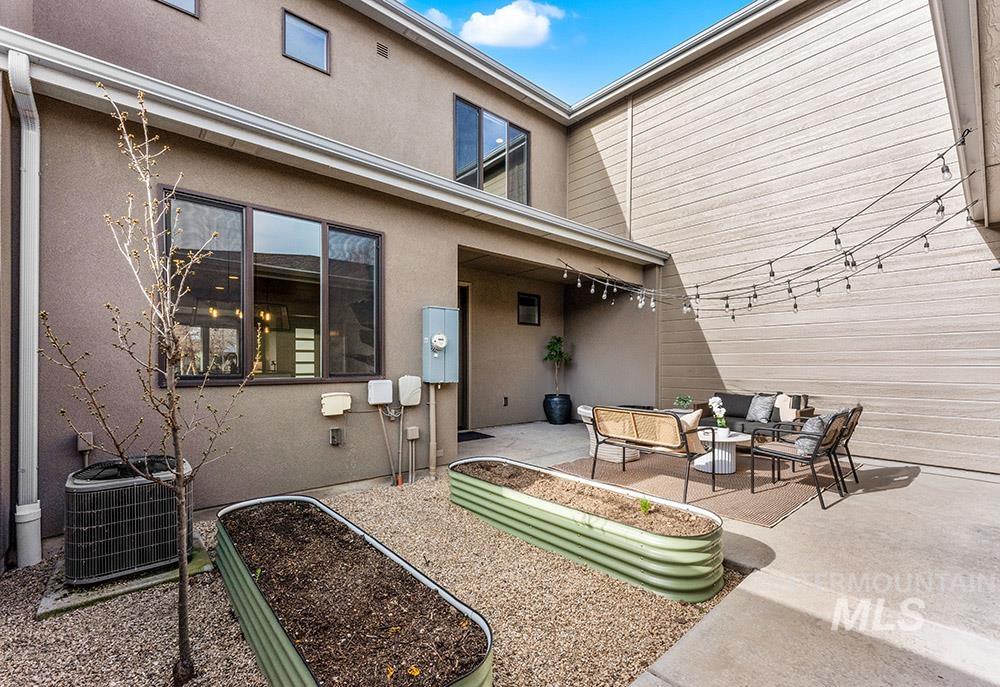 3816 E Parkcenter Blvd, Boise, Idaho 83703, 3 Bedrooms, 2.5 Bathrooms, Residential For Sale, Price $649,900, 98977748