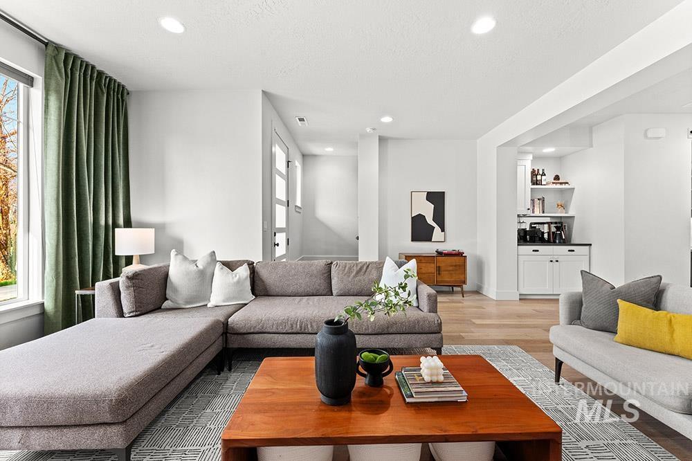 3816 E Parkcenter Blvd, Boise, Idaho 83703, 3 Bedrooms, 2.5 Bathrooms, Residential For Sale, Price $649,900, 98977748