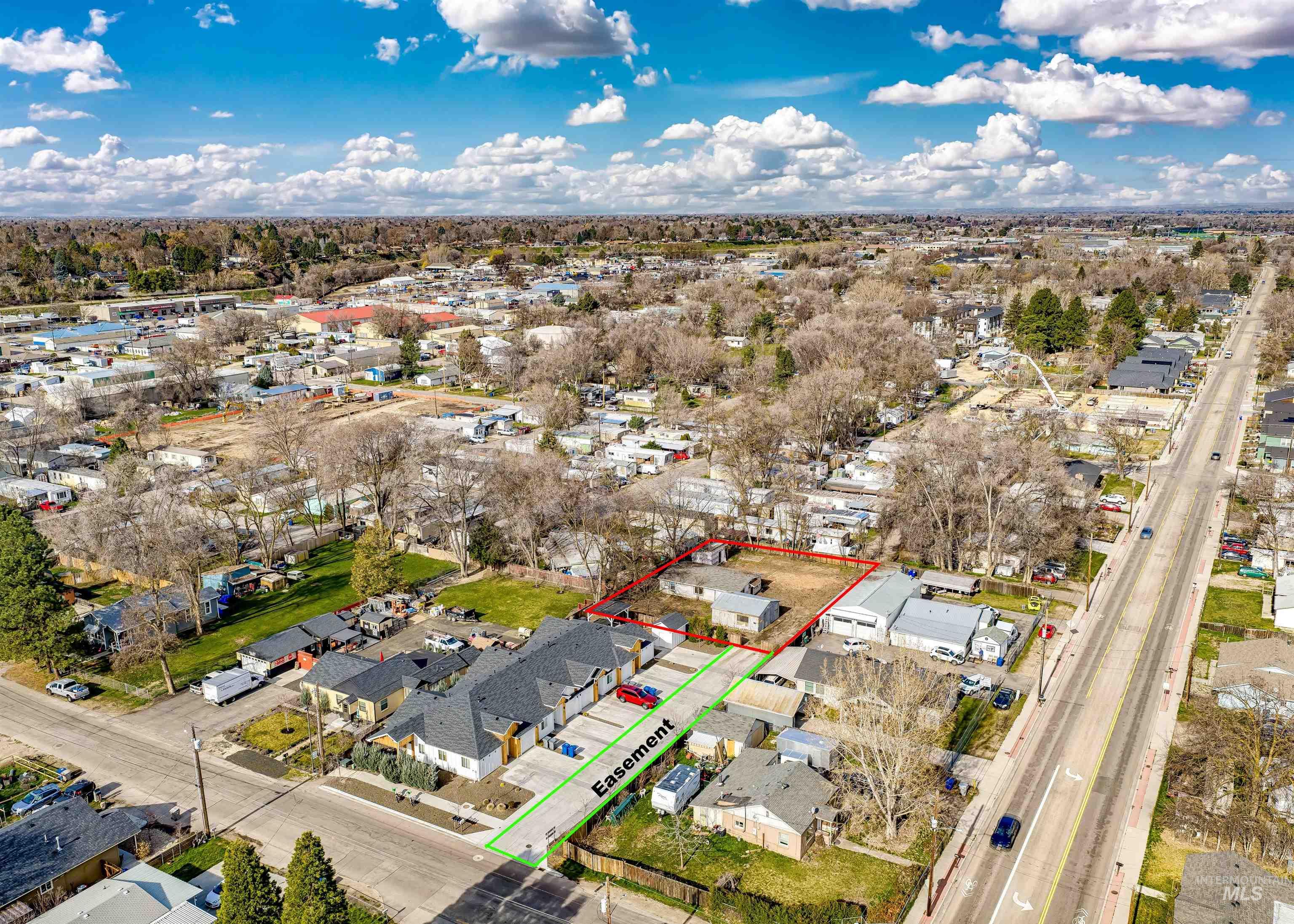 312 E 44th Street, Garden City, Idaho 83714, 3 Bedrooms, 1 Bathroom, Residential Income For Sale, Price $299,000, 98977749