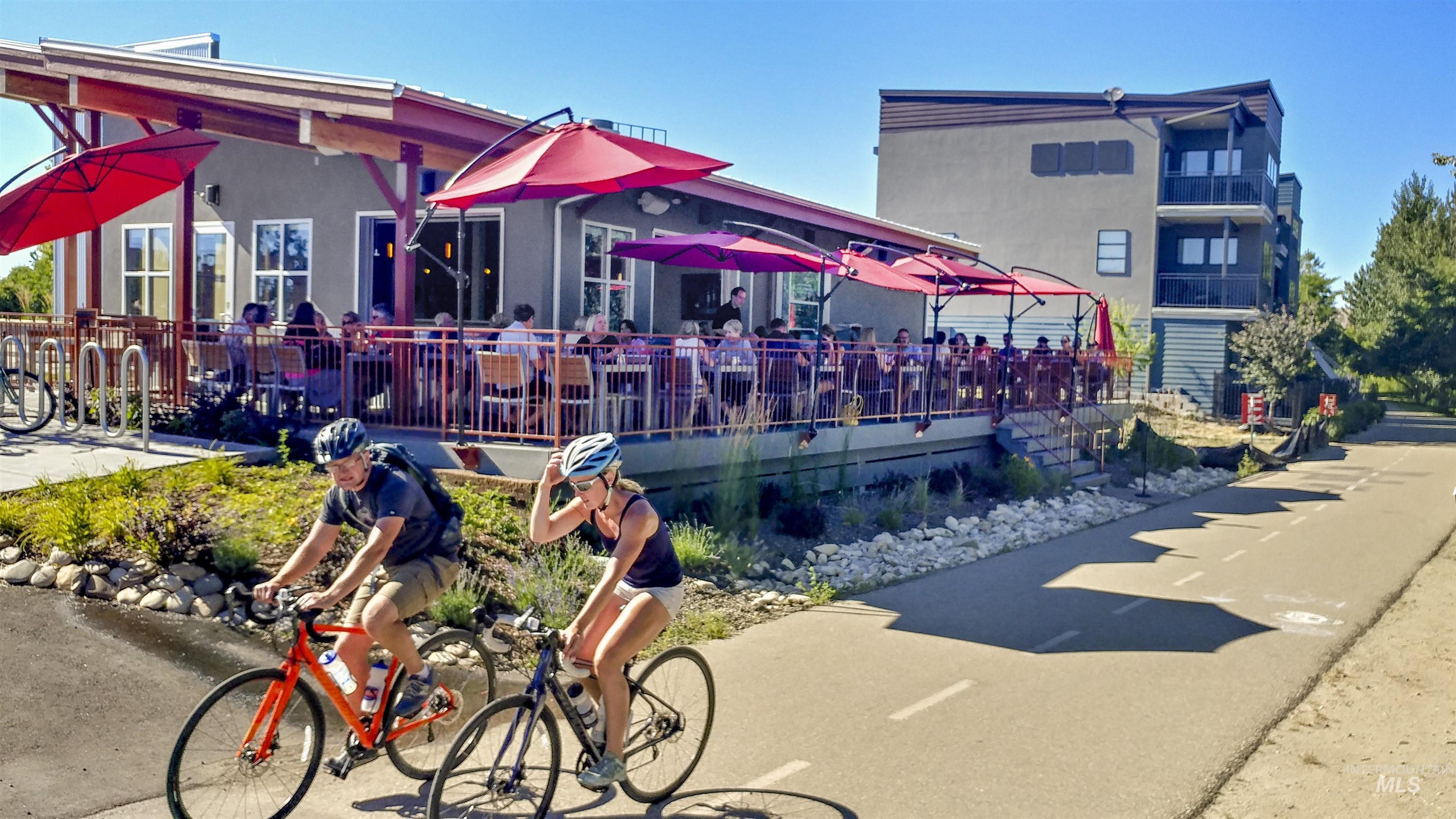 312 E 44th Street, Garden City, Idaho 83714, 3 Bedrooms, 1 Bathroom, Residential Income For Sale, Price $299,000, 98977749