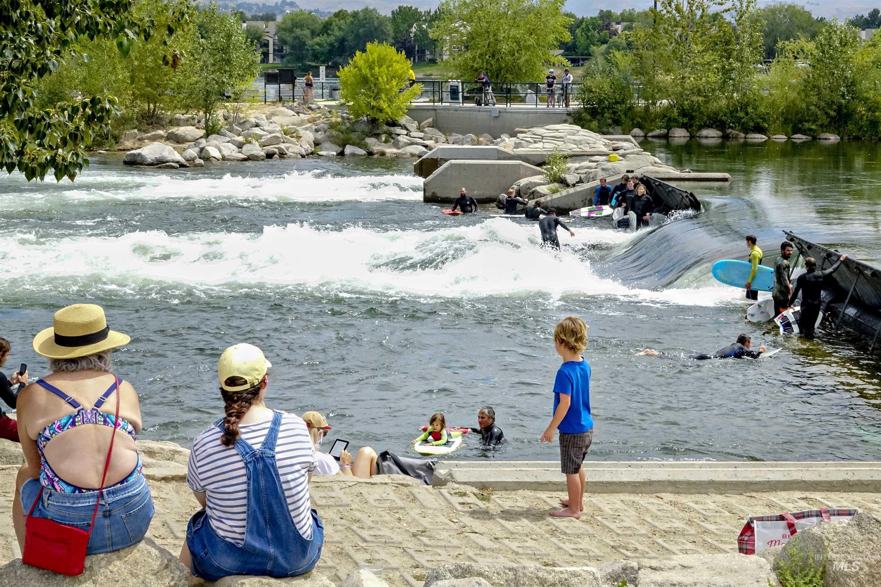 312 E 44th Street, Garden City, Idaho 83714, 3 Bedrooms, 1 Bathroom, Residential Income For Sale, Price $299,000, 98977749