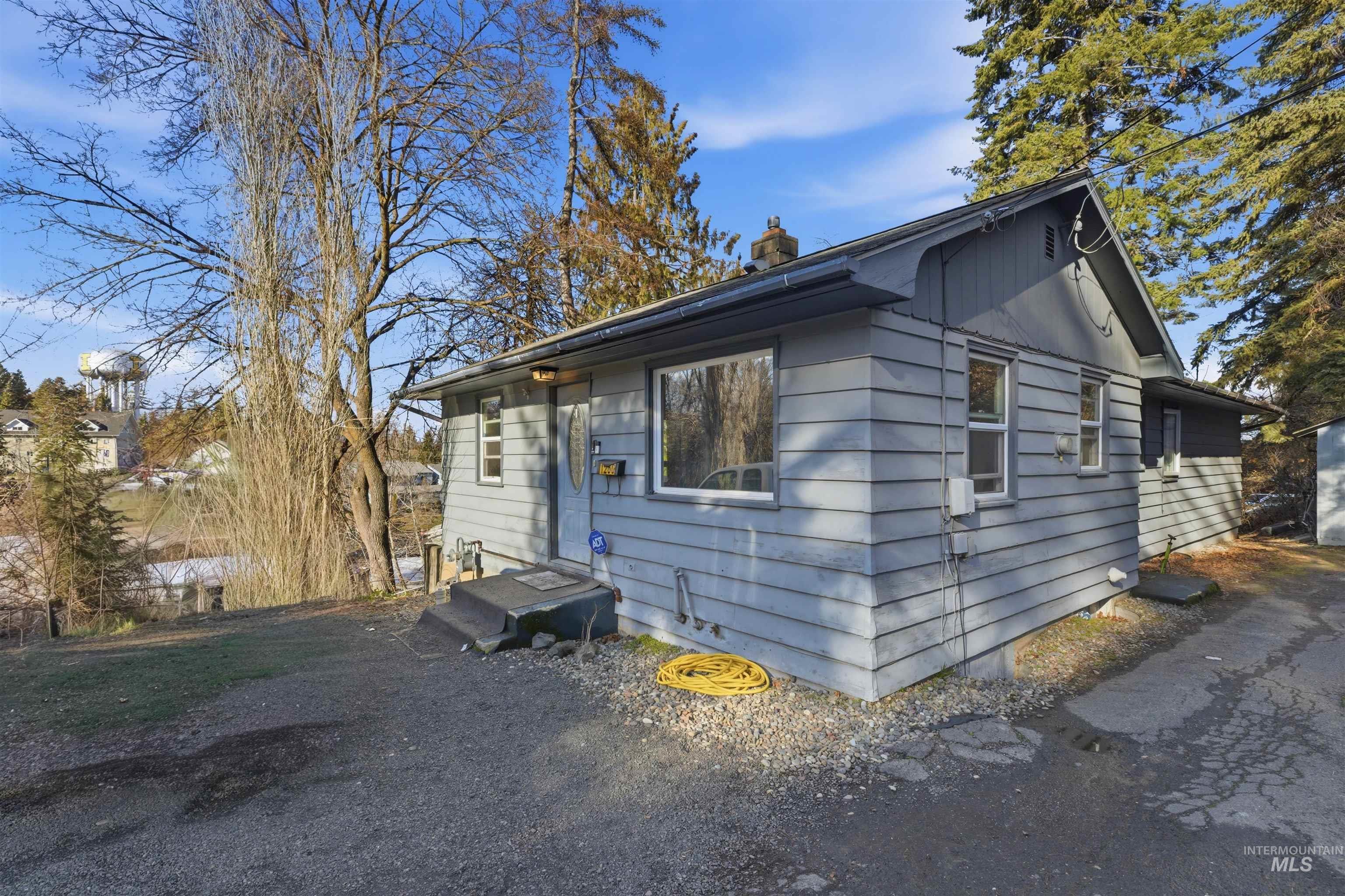 1260 Walenta Dr, Moscow, Idaho 83843-2427, 2 Bedrooms, 1 Bathroom, Residential Income For Sale, Price $380,000,MLS 98977750