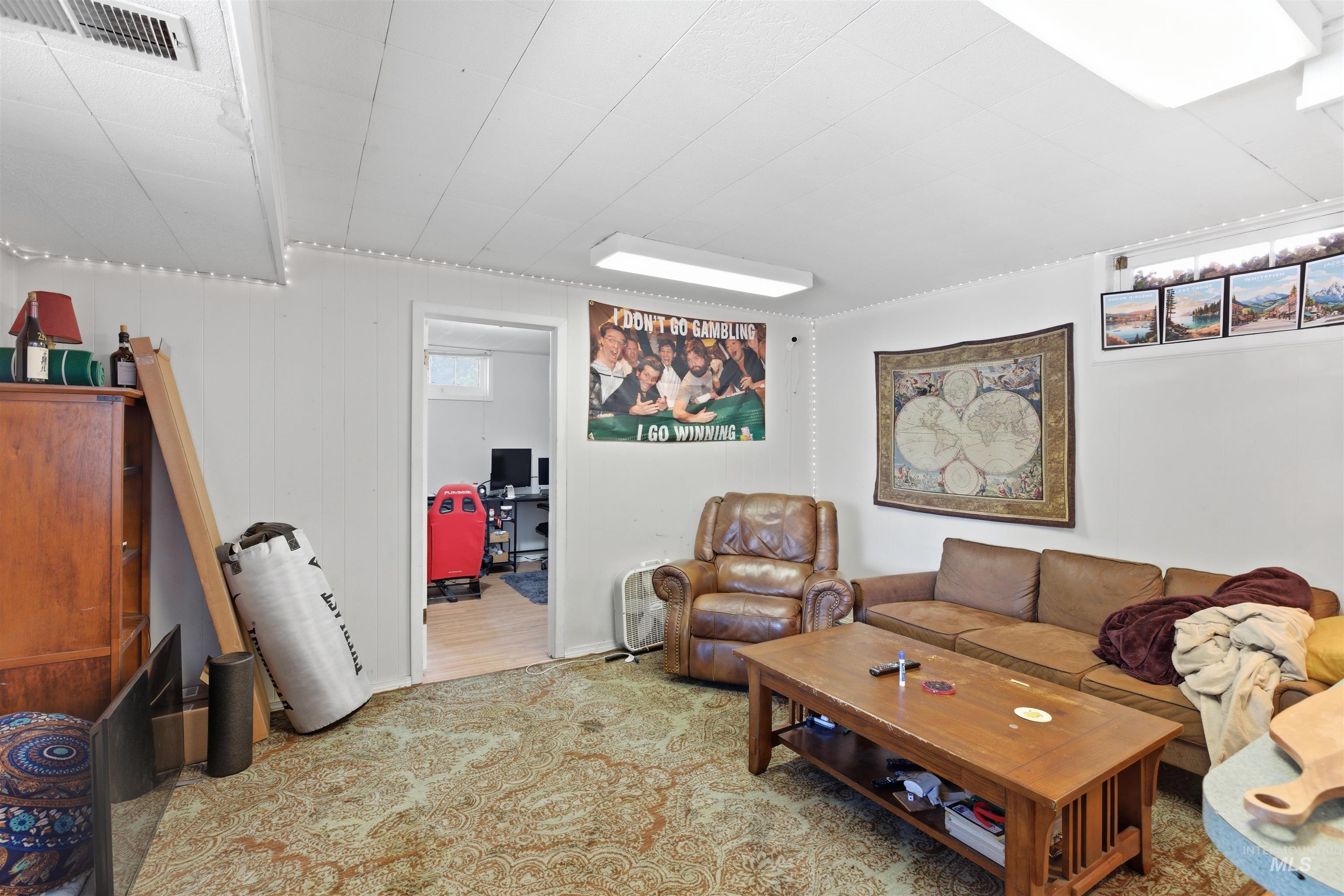 1260 Walenta Dr, Moscow, Idaho 83843-2427, 2 Bedrooms, 1 Bathroom, Residential Income For Sale, Price $380,000,MLS 98977750