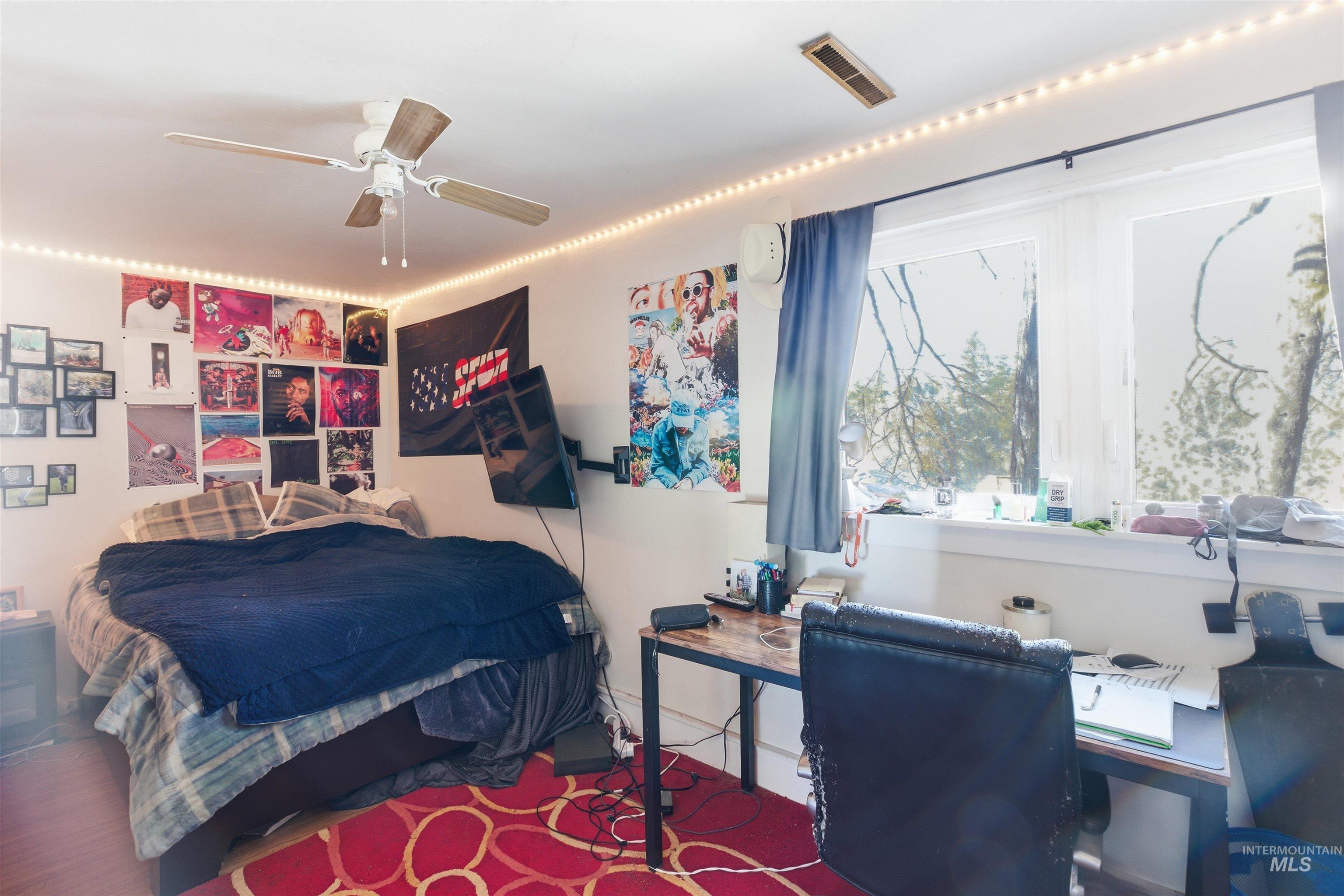 1260 Walenta Dr, Moscow, Idaho 83843-2427, 2 Bedrooms, 1 Bathroom, Residential Income For Sale, Price $380,000,MLS 98977750