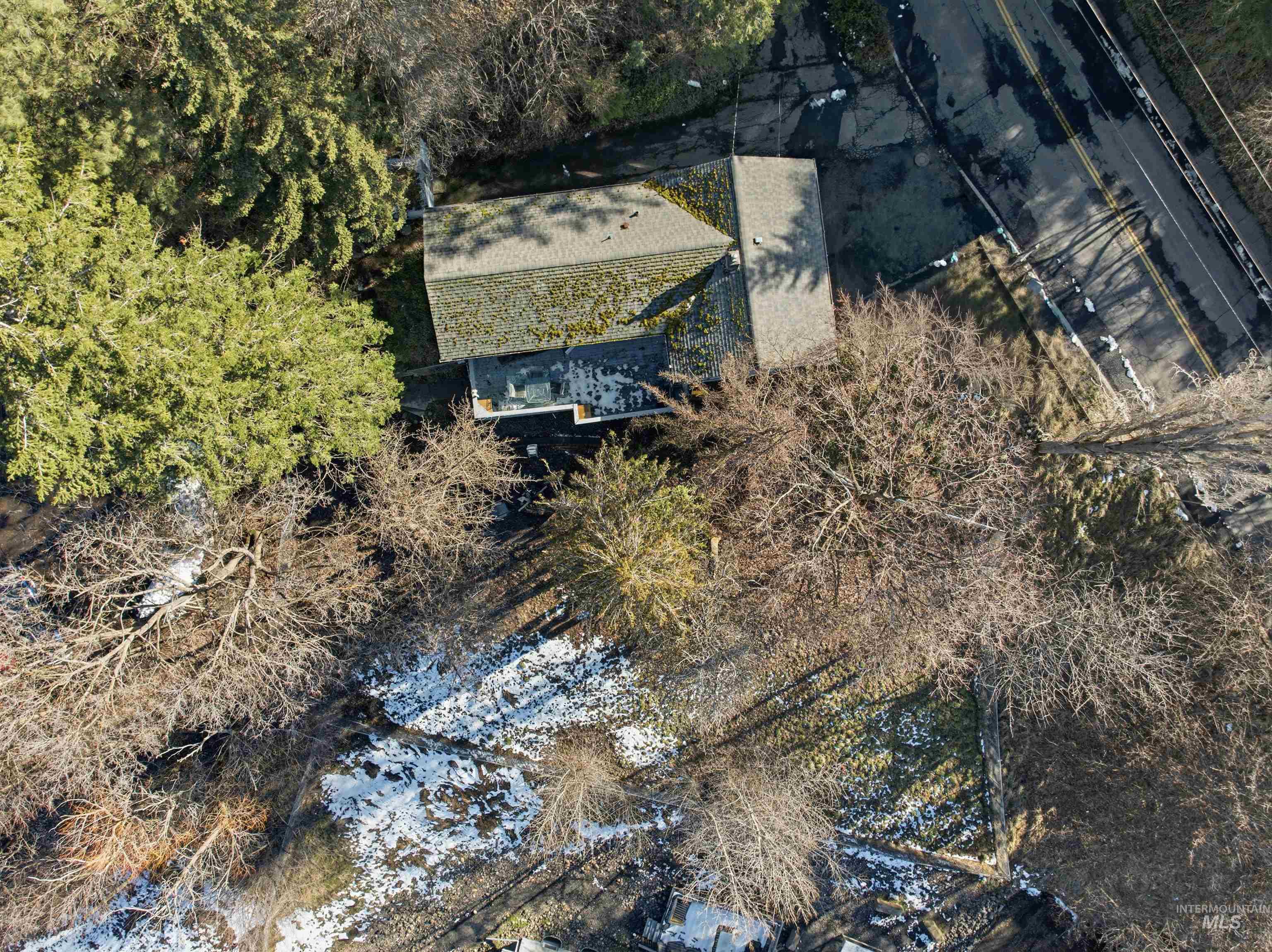 1260 Walenta Dr, Moscow, Idaho 83843-2427, 2 Bedrooms, 1 Bathroom, Residential Income For Sale, Price $380,000,MLS 98977750