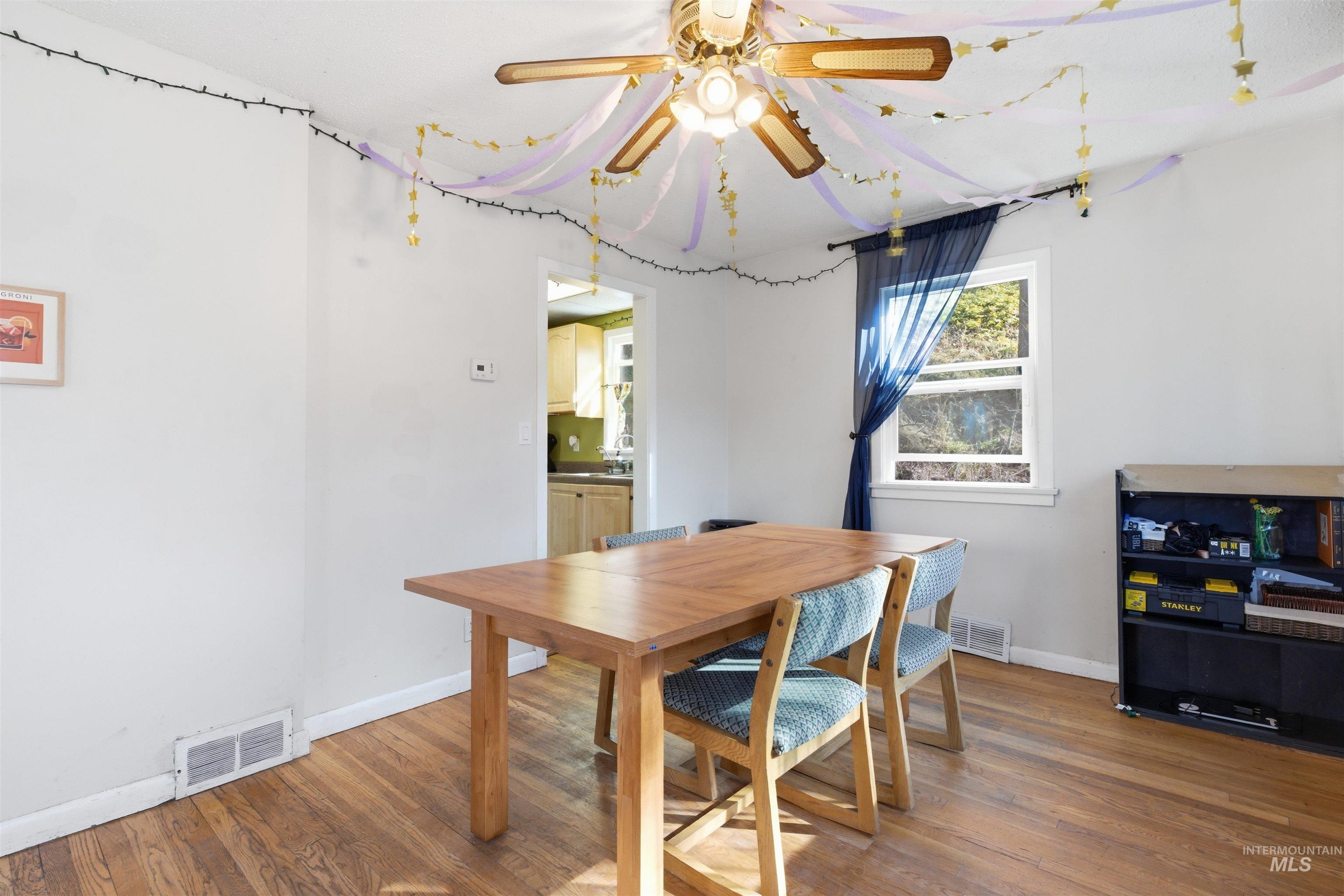 1260 Walenta Dr, Moscow, Idaho 83843-2427, 2 Bedrooms, 1 Bathroom, Residential Income For Sale, Price $380,000,MLS 98977750