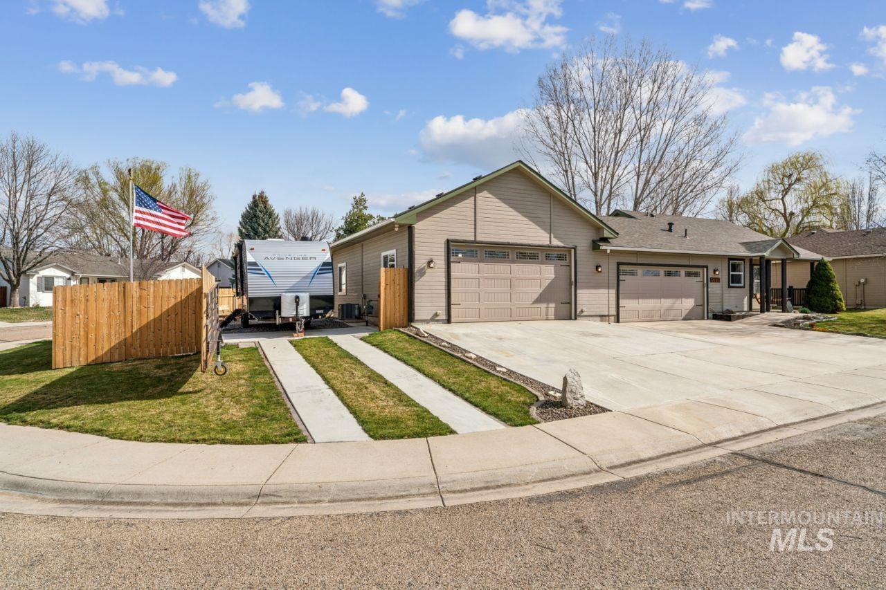 1846 W Topanga Dr, Kuna, Idaho 83634, 3 Bedrooms, 2 Bathrooms, Residential For Sale, Price $499,999, 98977752