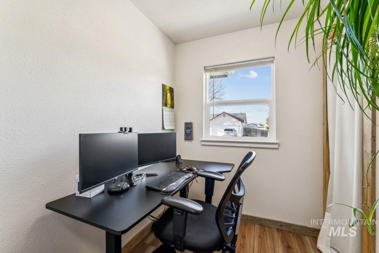 1846 W Topanga Dr, Kuna, Idaho 83634, 3 Bedrooms, 2 Bathrooms, Residential For Sale, Price $499,999, 98977752