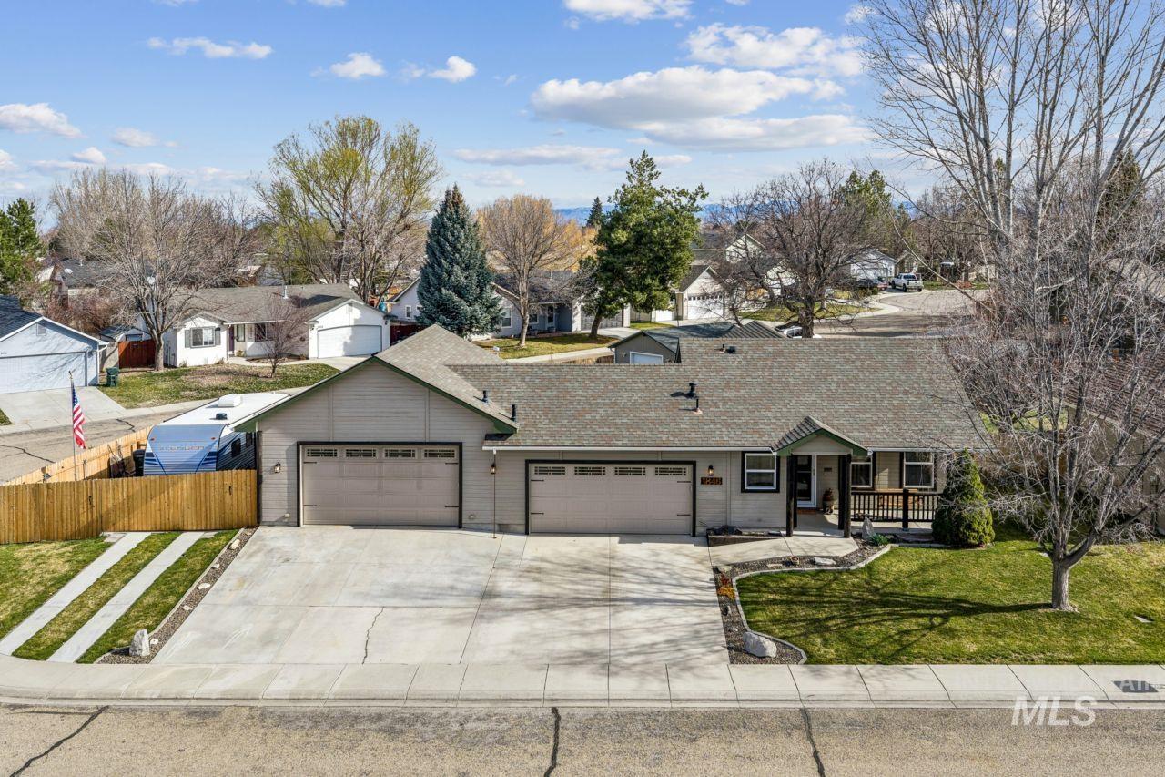 1846 W Topanga Dr, Kuna, Idaho 83634, 3 Bedrooms, 2 Bathrooms, Residential For Sale, Price $499,999, 98977752