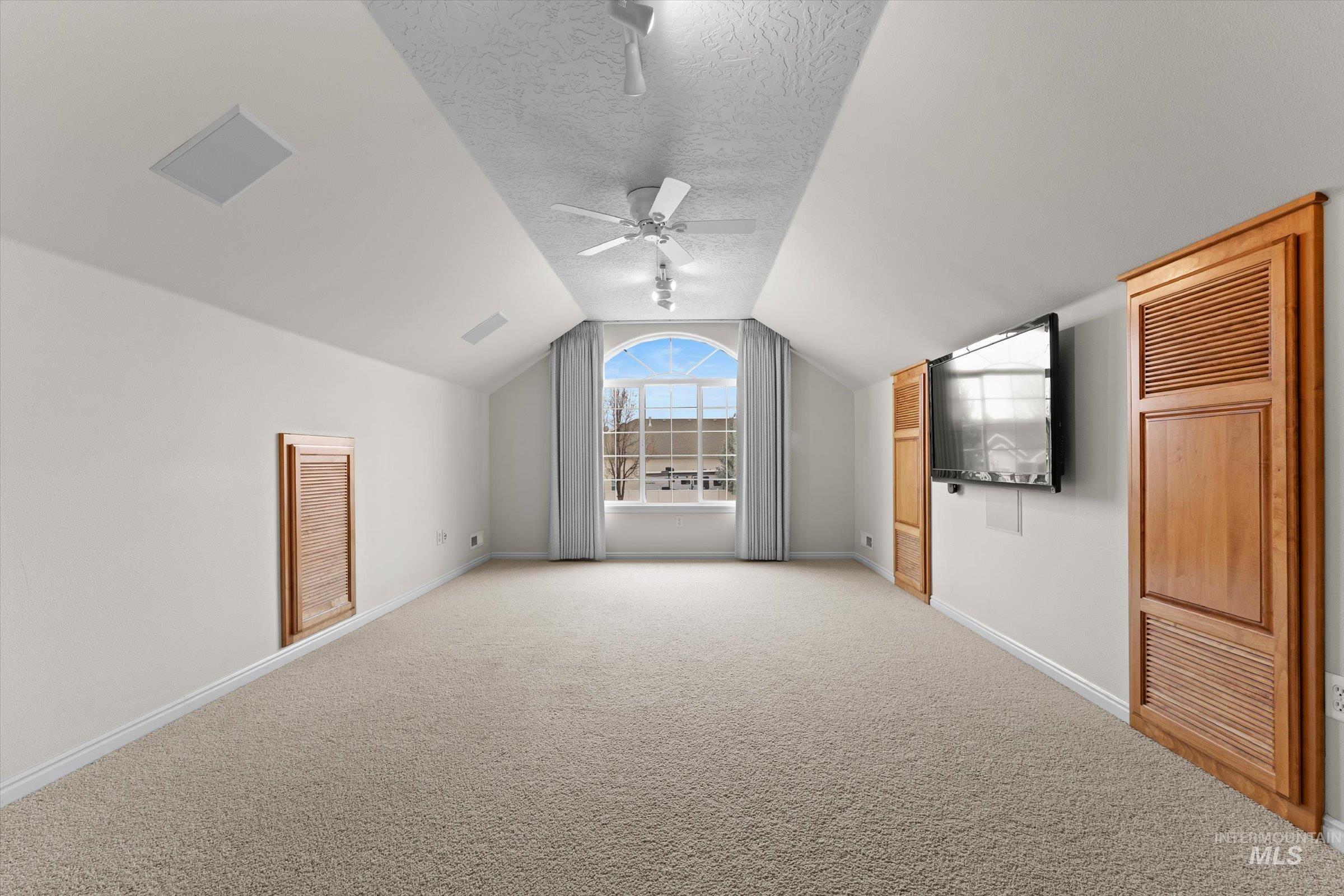 716 W Kodiak Drive, Meridian, Idaho 83642, 3 Bedrooms, 2.5 Bathrooms, Residential For Sale, Price $644,990, 98977754