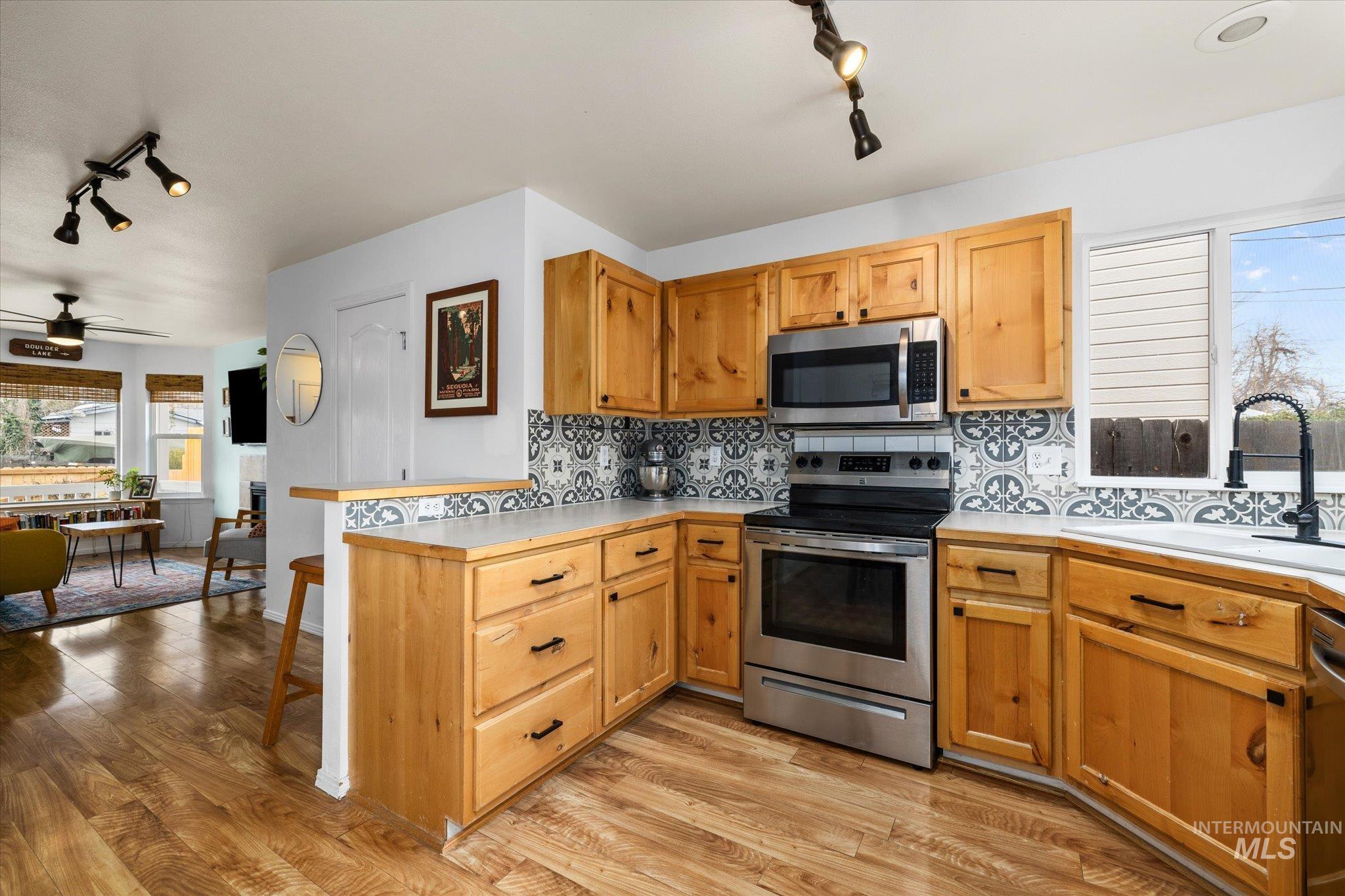 2112 S Pacific St, Boise, Idaho 83705-3962, 2 Bedrooms, 1.5 Bathrooms, Residential For Sale, Price $415,000, 98977755