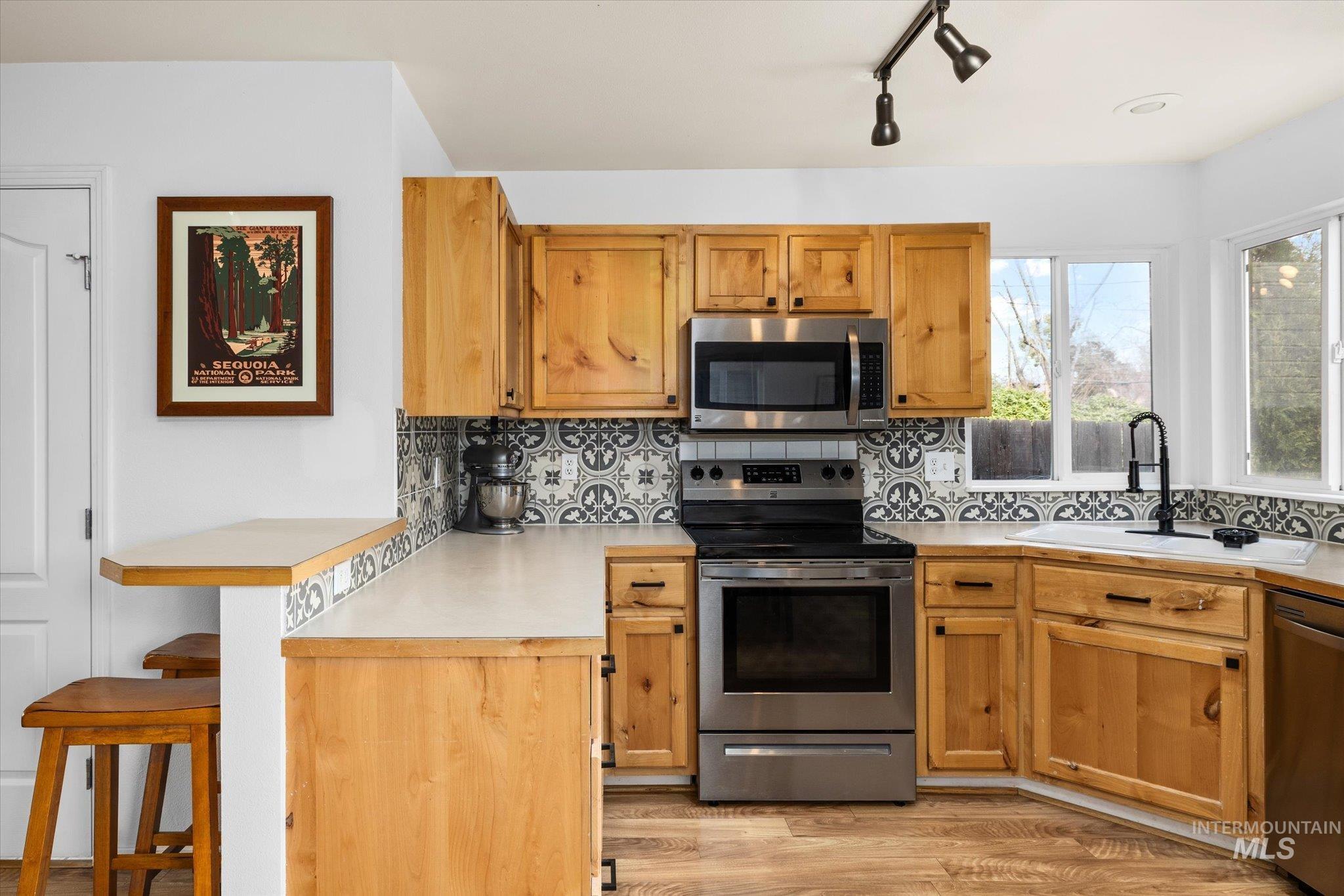 2112 S Pacific St, Boise, Idaho 83705-3962, 2 Bedrooms, 1.5 Bathrooms, Residential For Sale, Price $415,000, 98977755