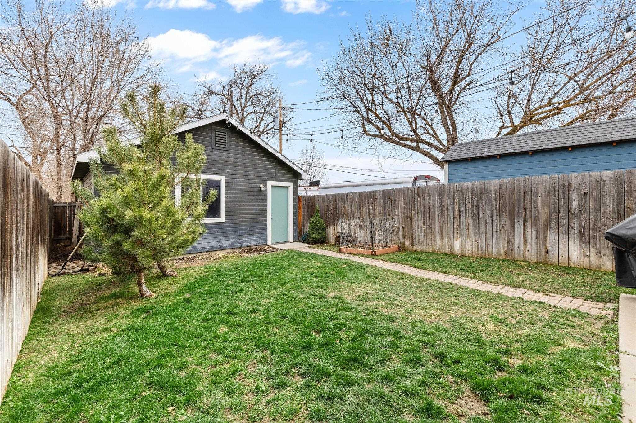 2112 S Pacific St, Boise, Idaho 83705-3962, 2 Bedrooms, 1.5 Bathrooms, Residential For Sale, Price $415,000, 98977755