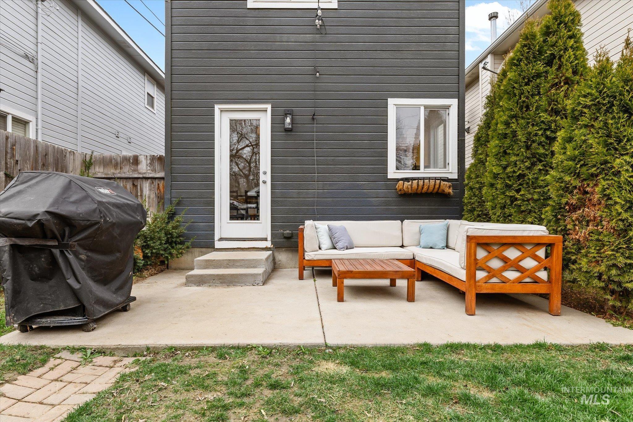 2112 S Pacific St, Boise, Idaho 83705-3962, 2 Bedrooms, 1.5 Bathrooms, Residential For Sale, Price $415,000, 98977755