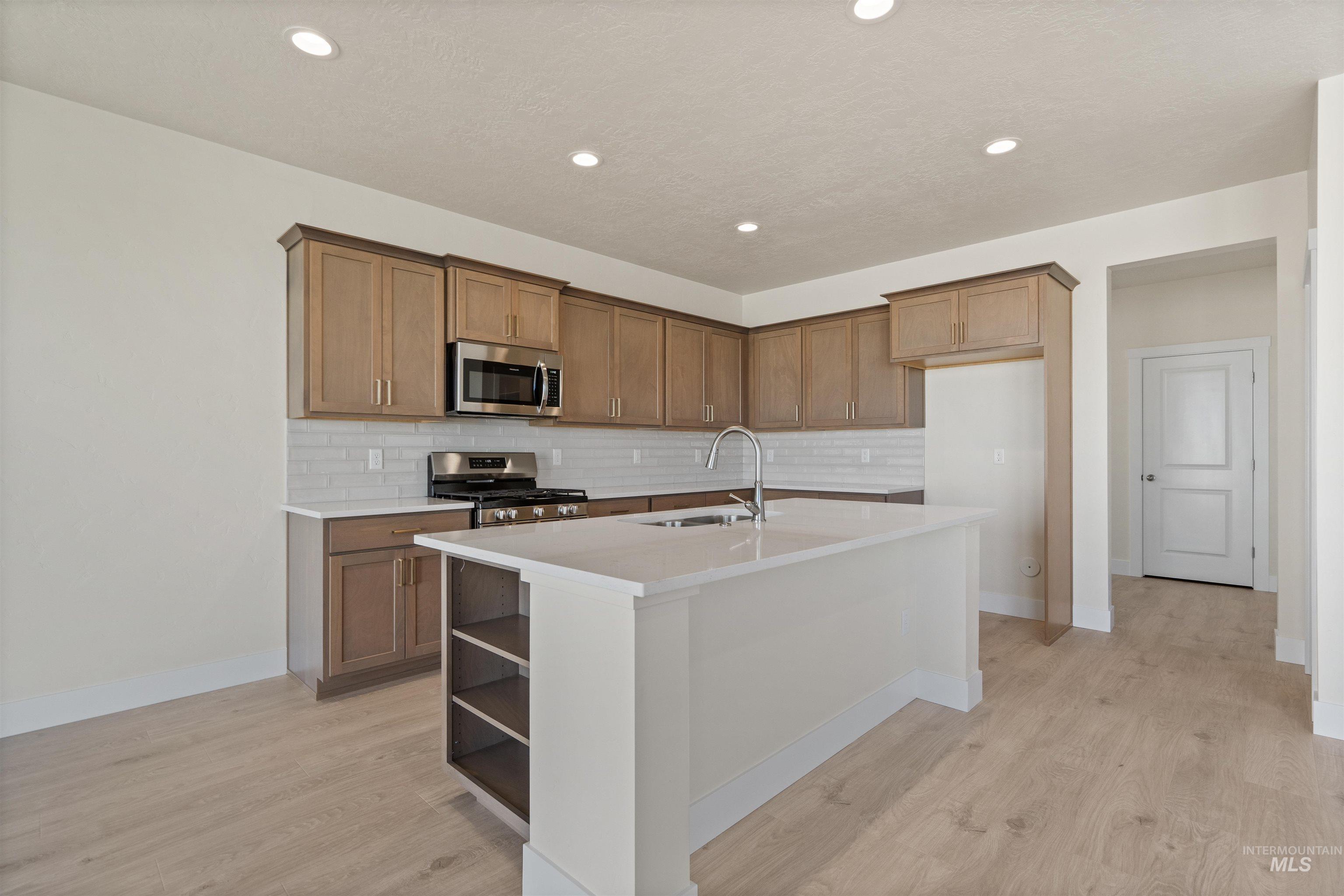 3398 W Caddisfly St, Kuna, Idaho 83634, 3 Bedrooms, 2.5 Bathrooms, Residential For Sale, Price $484,990, 98977756