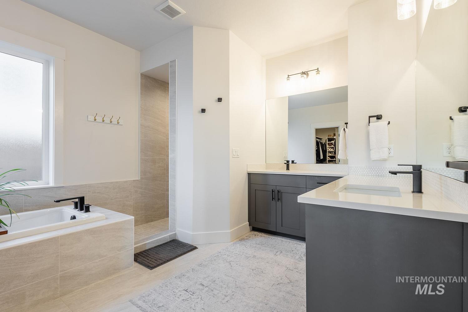 205 S Sunniva Ave, Kuna, Idaho 83634, 5 Bedrooms, 3 Bathrooms, Residential For Sale, Price $750,000, 98977758