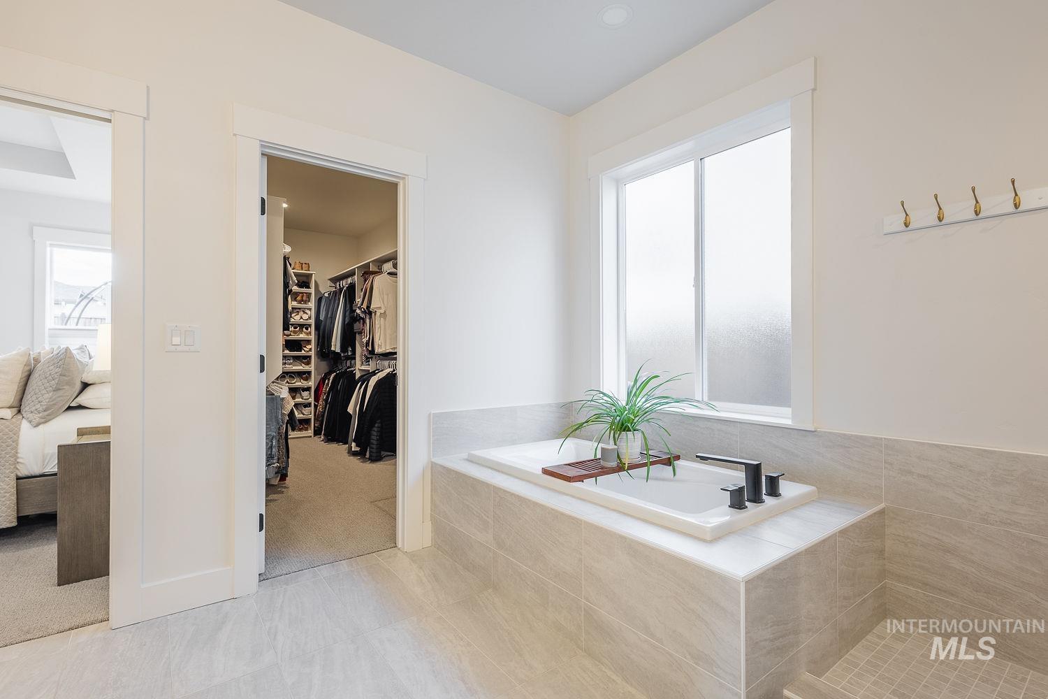 205 S Sunniva Ave, Kuna, Idaho 83634, 5 Bedrooms, 3 Bathrooms, Residential For Sale, Price $750,000, 98977758