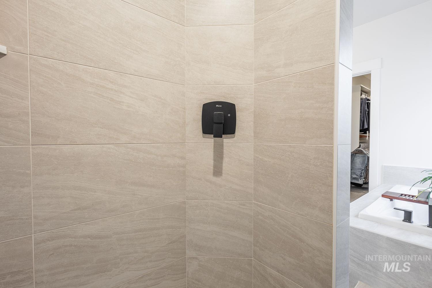 205 S Sunniva Ave, Kuna, Idaho 83634, 5 Bedrooms, 3 Bathrooms, Residential For Sale, Price $750,000, 98977758