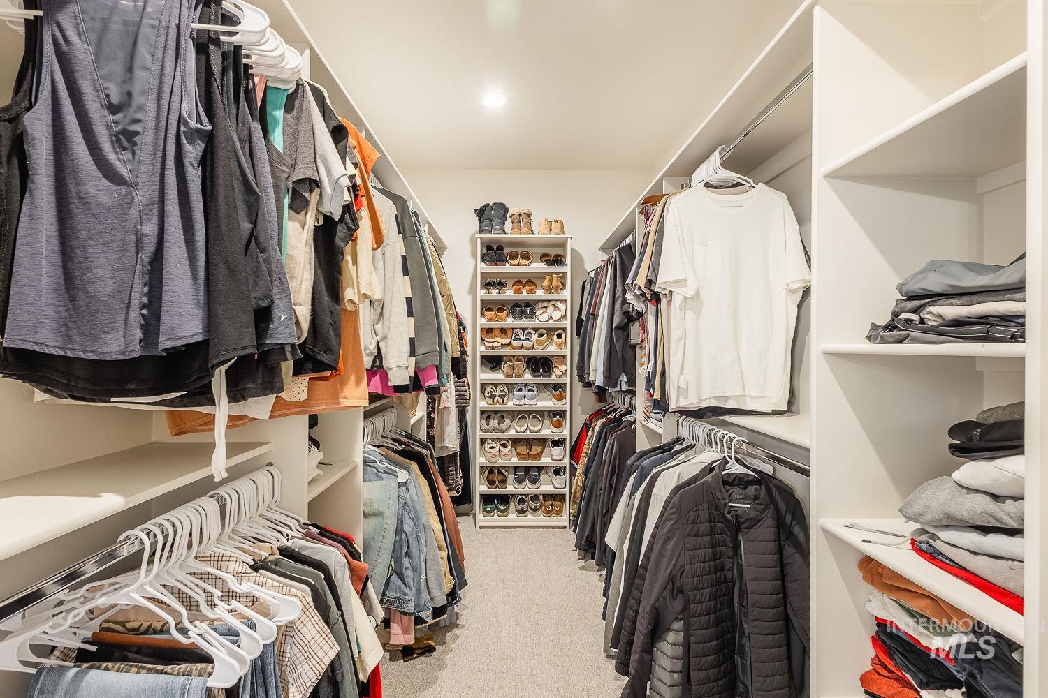 205 S Sunniva Ave, Kuna, Idaho 83634, 5 Bedrooms, 3 Bathrooms, Residential For Sale, Price $750,000, 98977758