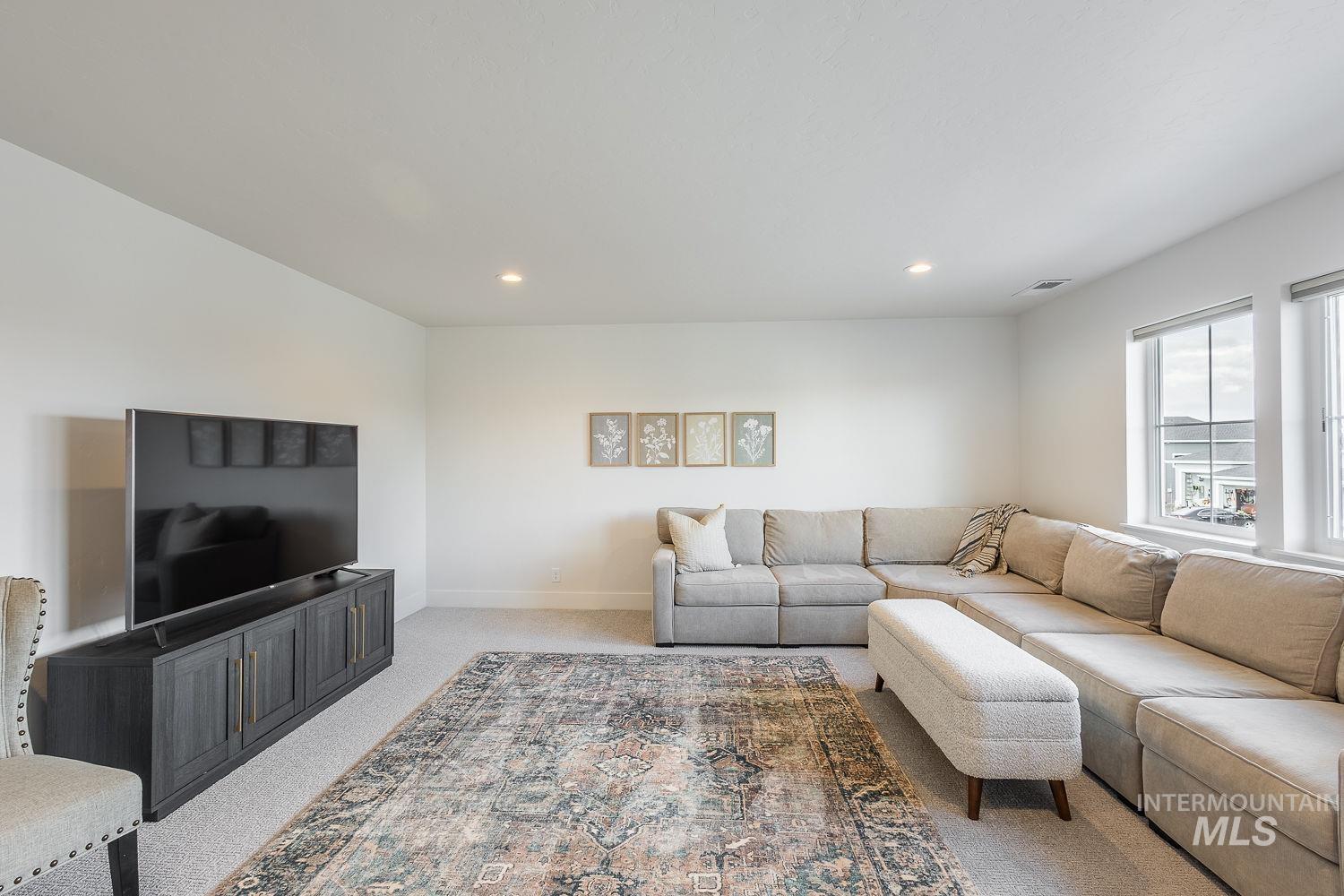 205 S Sunniva Ave, Kuna, Idaho 83634, 5 Bedrooms, 3 Bathrooms, Residential For Sale, Price $750,000, 98977758