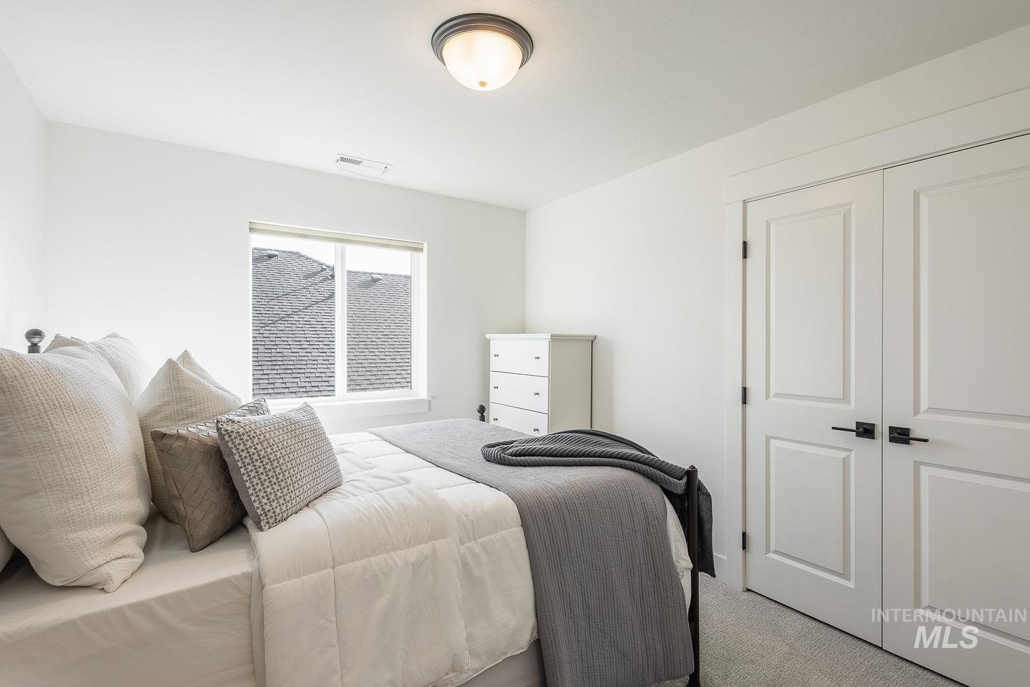 205 S Sunniva Ave, Kuna, Idaho 83634, 5 Bedrooms, 3 Bathrooms, Residential For Sale, Price $750,000, 98977758