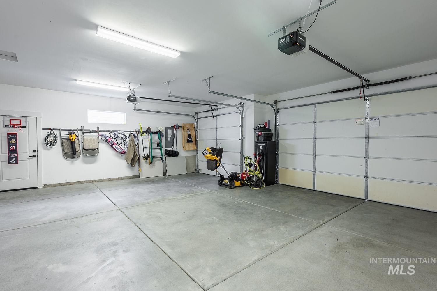 205 S Sunniva Ave, Kuna, Idaho 83634, 5 Bedrooms, 3 Bathrooms, Residential For Sale, Price $750,000, 98977758