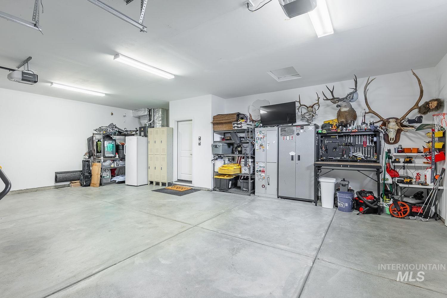 205 S Sunniva Ave, Kuna, Idaho 83634, 5 Bedrooms, 3 Bathrooms, Residential For Sale, Price $750,000, 98977758