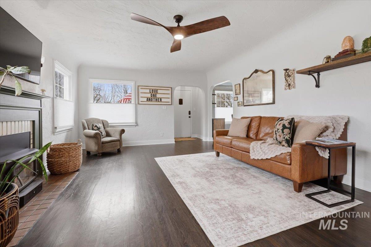 1610 Idaho Ave, Caldwell, Idaho 83605, 5 Bedrooms, 3 Bathrooms, Residential For Sale, Price $534,900, 98977761