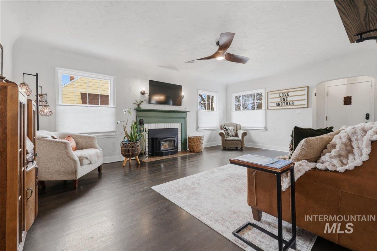 1610 Idaho Ave, Caldwell, Idaho 83605, 5 Bedrooms, 3 Bathrooms, Residential For Sale, Price $534,900, 98977761