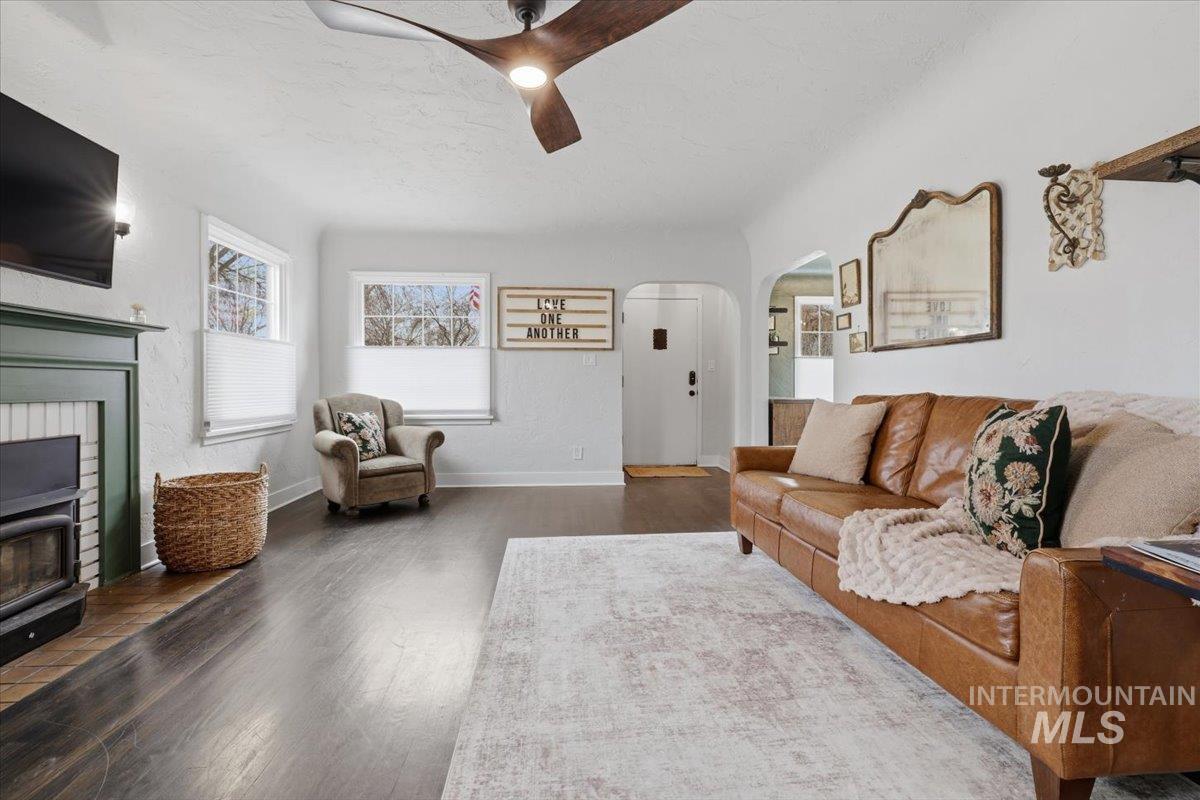 1610 Idaho Ave, Caldwell, Idaho 83605, 5 Bedrooms, 3 Bathrooms, Residential For Sale, Price $534,900, 98977761