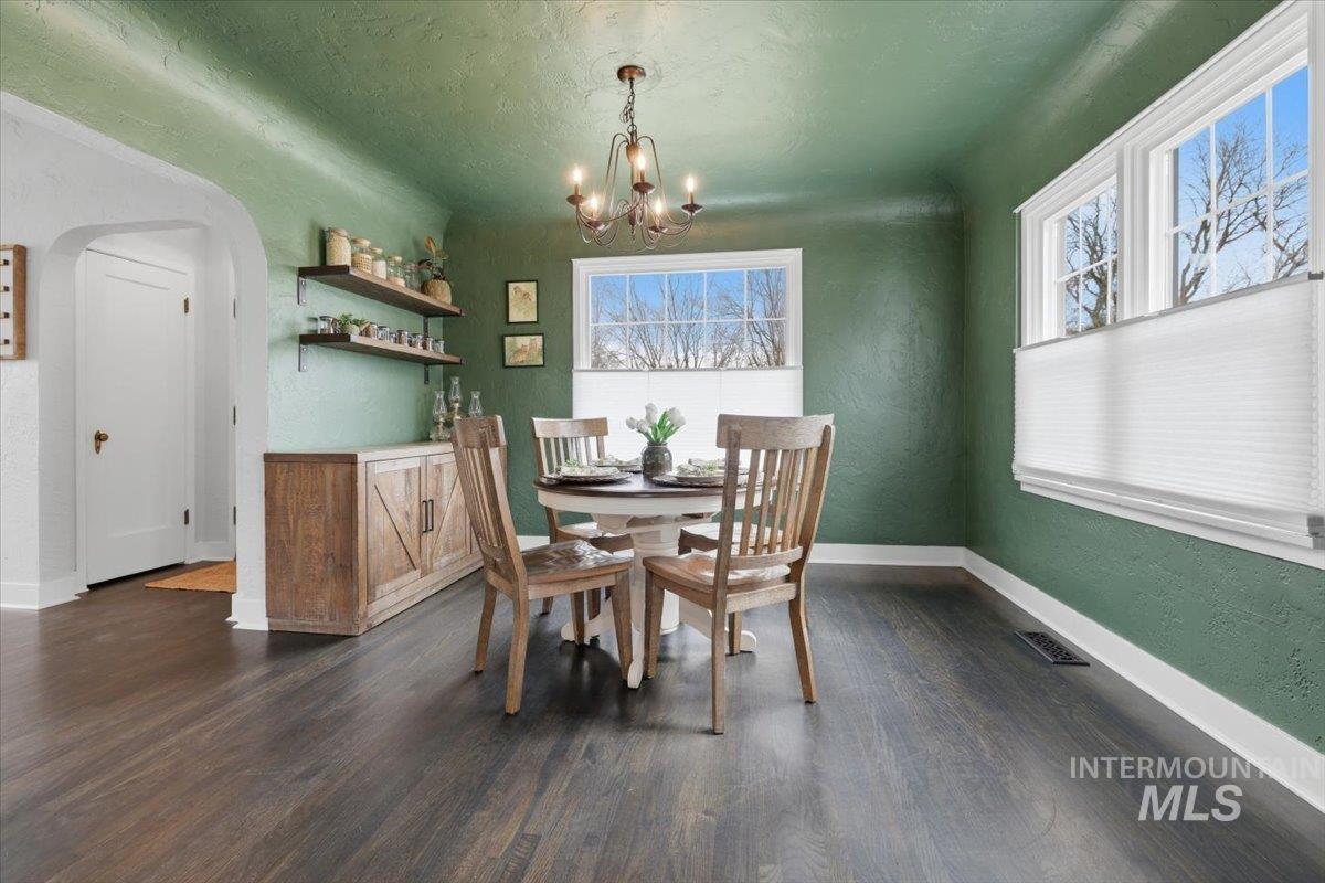 1610 Idaho Ave, Caldwell, Idaho 83605, 5 Bedrooms, 3 Bathrooms, Residential For Sale, Price $534,900, 98977761