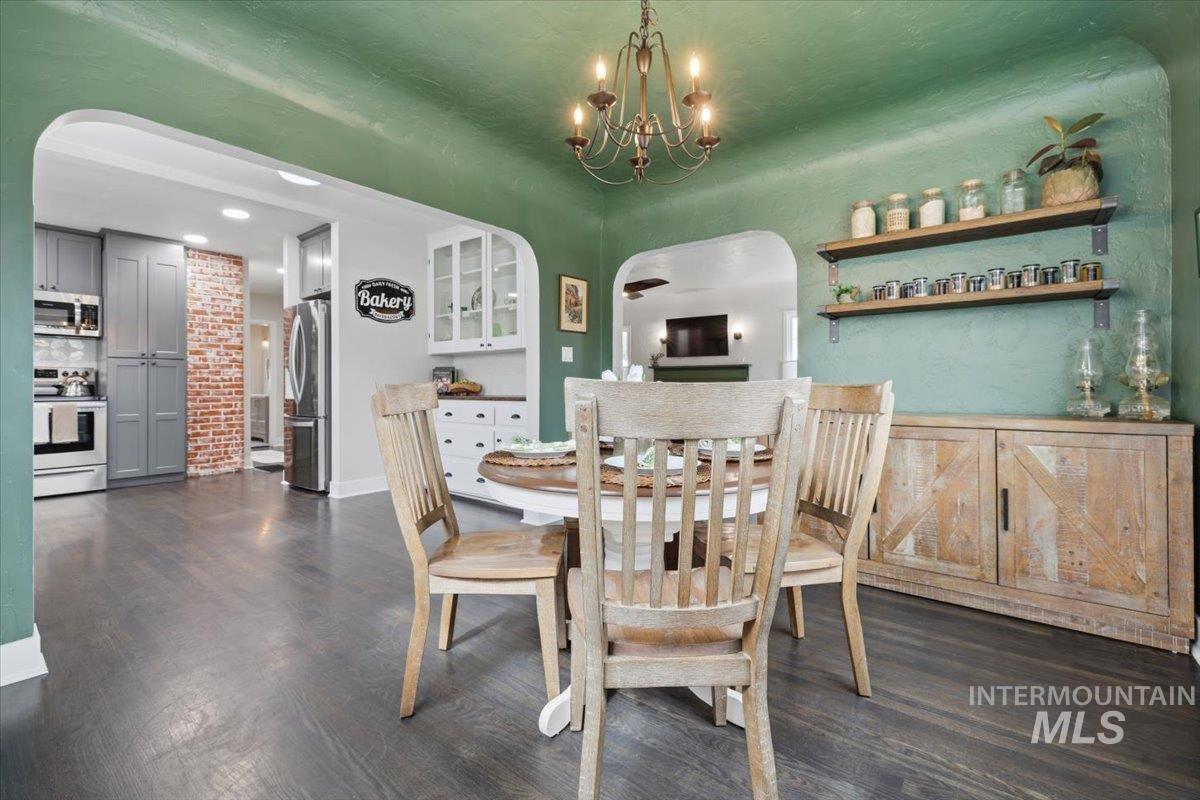 1610 Idaho Ave, Caldwell, Idaho 83605, 5 Bedrooms, 3 Bathrooms, Residential For Sale, Price $534,900, 98977761