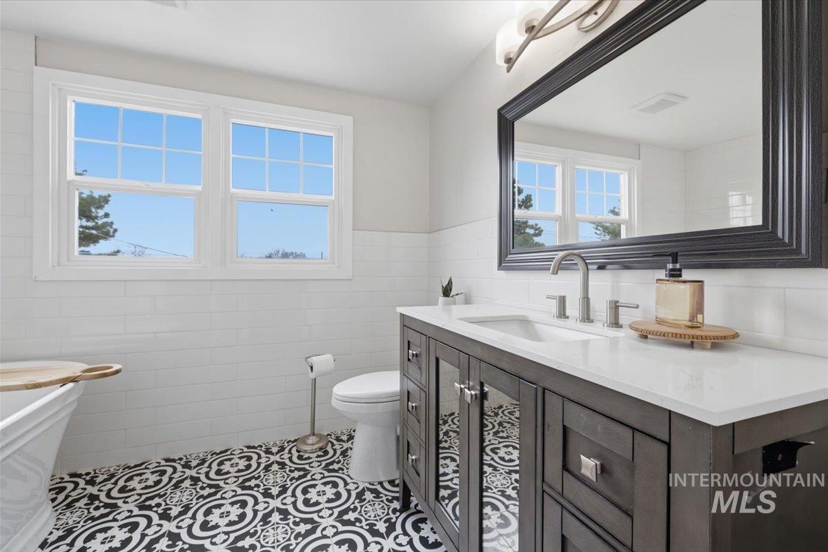 1610 Idaho Ave, Caldwell, Idaho 83605, 5 Bedrooms, 3 Bathrooms, Residential For Sale, Price $534,900, 98977761