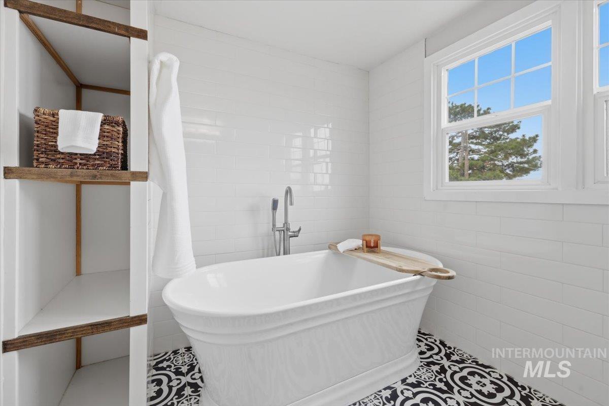 1610 Idaho Ave, Caldwell, Idaho 83605, 5 Bedrooms, 3 Bathrooms, Residential For Sale, Price $534,900, 98977761