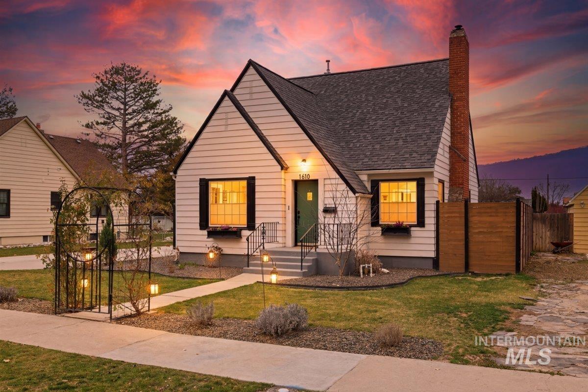 1610 Idaho Ave, Caldwell, Idaho 83605, 5 Bedrooms, 3 Bathrooms, Residential For Sale, Price $534,900, 98977761