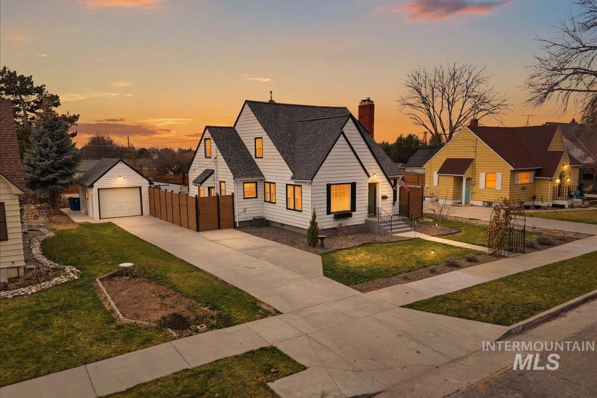 1610 Idaho Ave, Caldwell, Idaho 83605, 5 Bedrooms, 3 Bathrooms, Residential For Sale, Price $534,900, 98977761