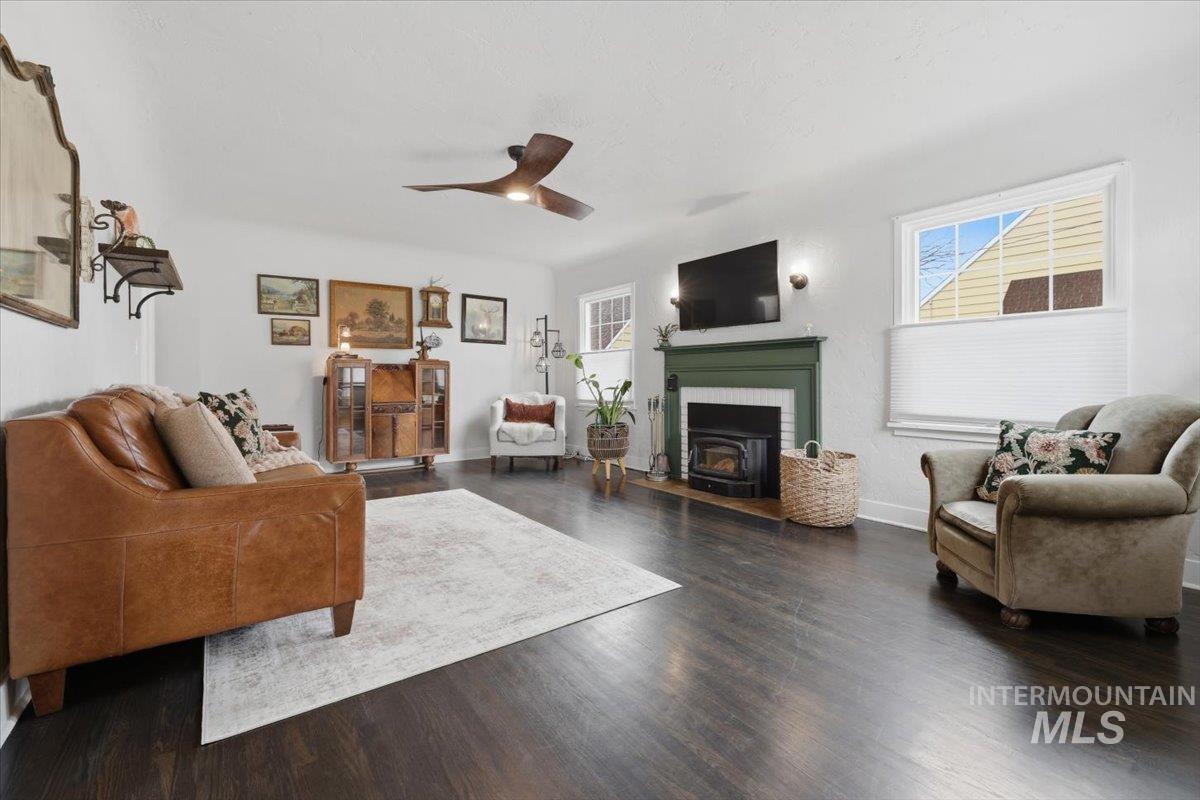 1610 Idaho Ave, Caldwell, Idaho 83605, 5 Bedrooms, 3 Bathrooms, Residential For Sale, Price $534,900, 98977761