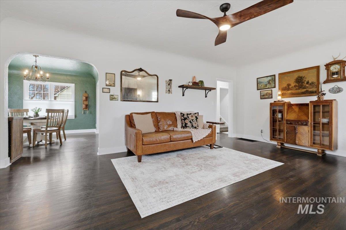 1610 Idaho Ave, Caldwell, Idaho 83605, 5 Bedrooms, 3 Bathrooms, Residential For Sale, Price $534,900, 98977761