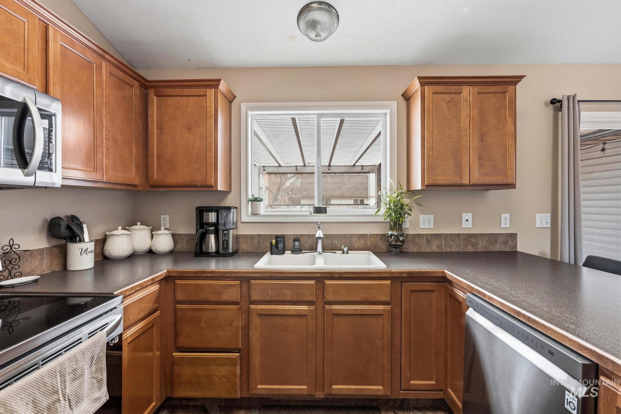 10922 Cocoon St, Nampa, Idaho 83687, 3 Bedrooms, 2 Bathrooms, Residential For Sale, Price $370,000, 98977766