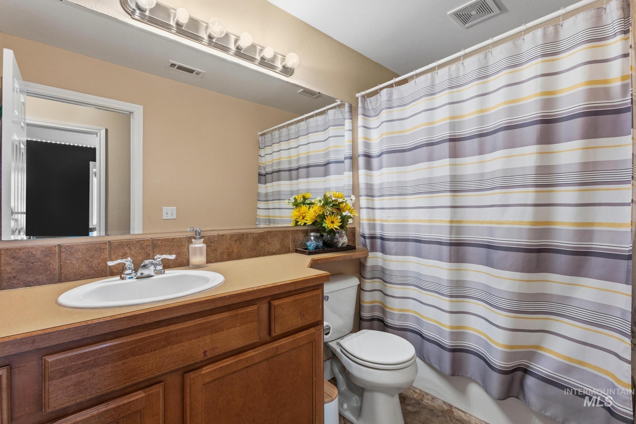 10922 Cocoon St, Nampa, Idaho 83687, 3 Bedrooms, 2 Bathrooms, Residential For Sale, Price $370,000, 98977766