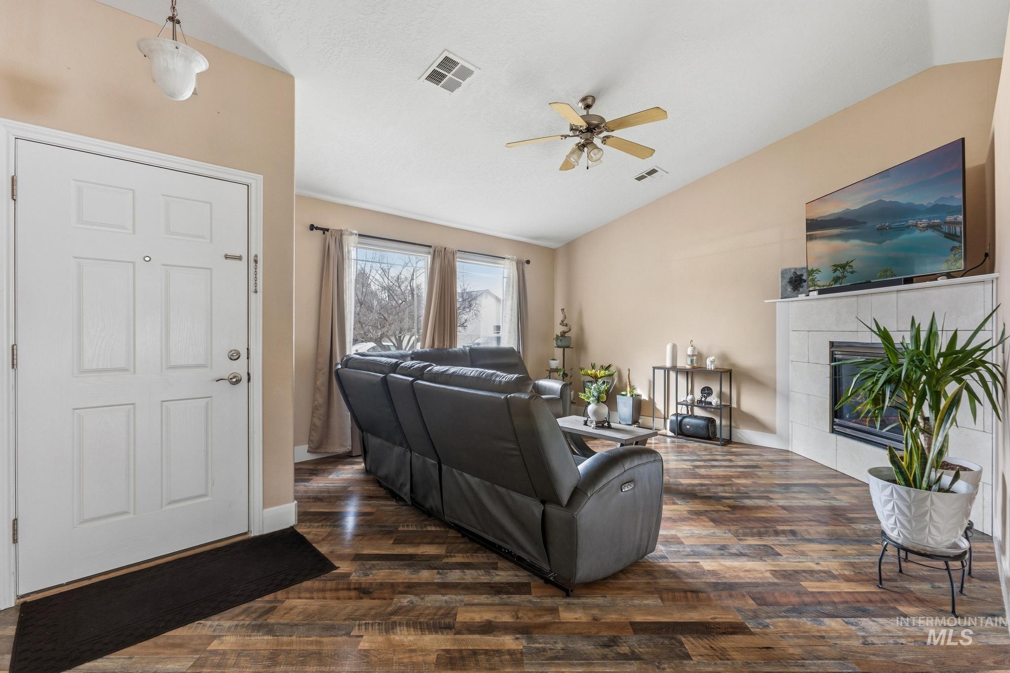 10922 Cocoon St, Nampa, Idaho 83687, 3 Bedrooms, 2 Bathrooms, Residential For Sale, Price $370,000, 98977766