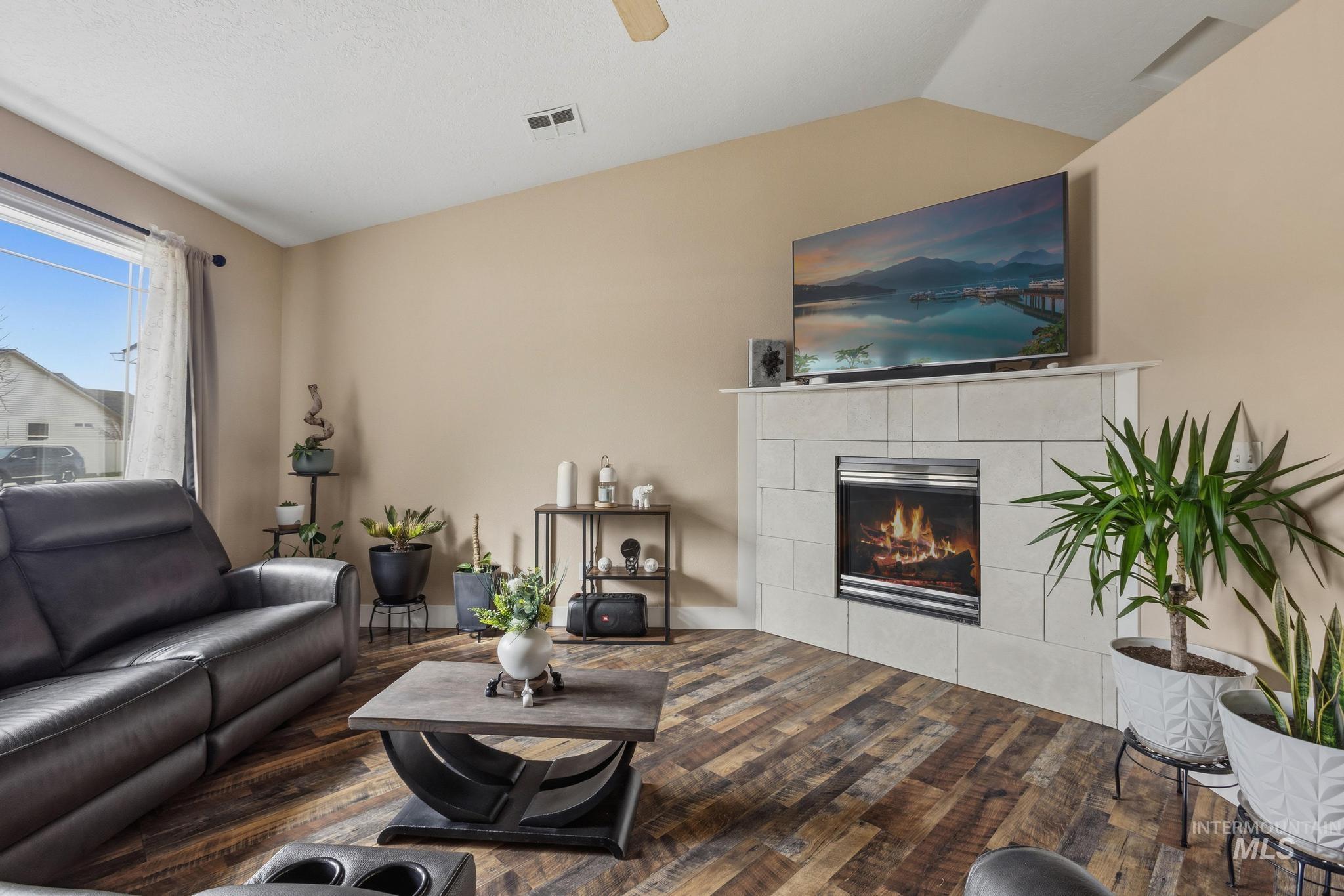 10922 Cocoon St, Nampa, Idaho 83687, 3 Bedrooms, 2 Bathrooms, Residential For Sale, Price $370,000, 98977766