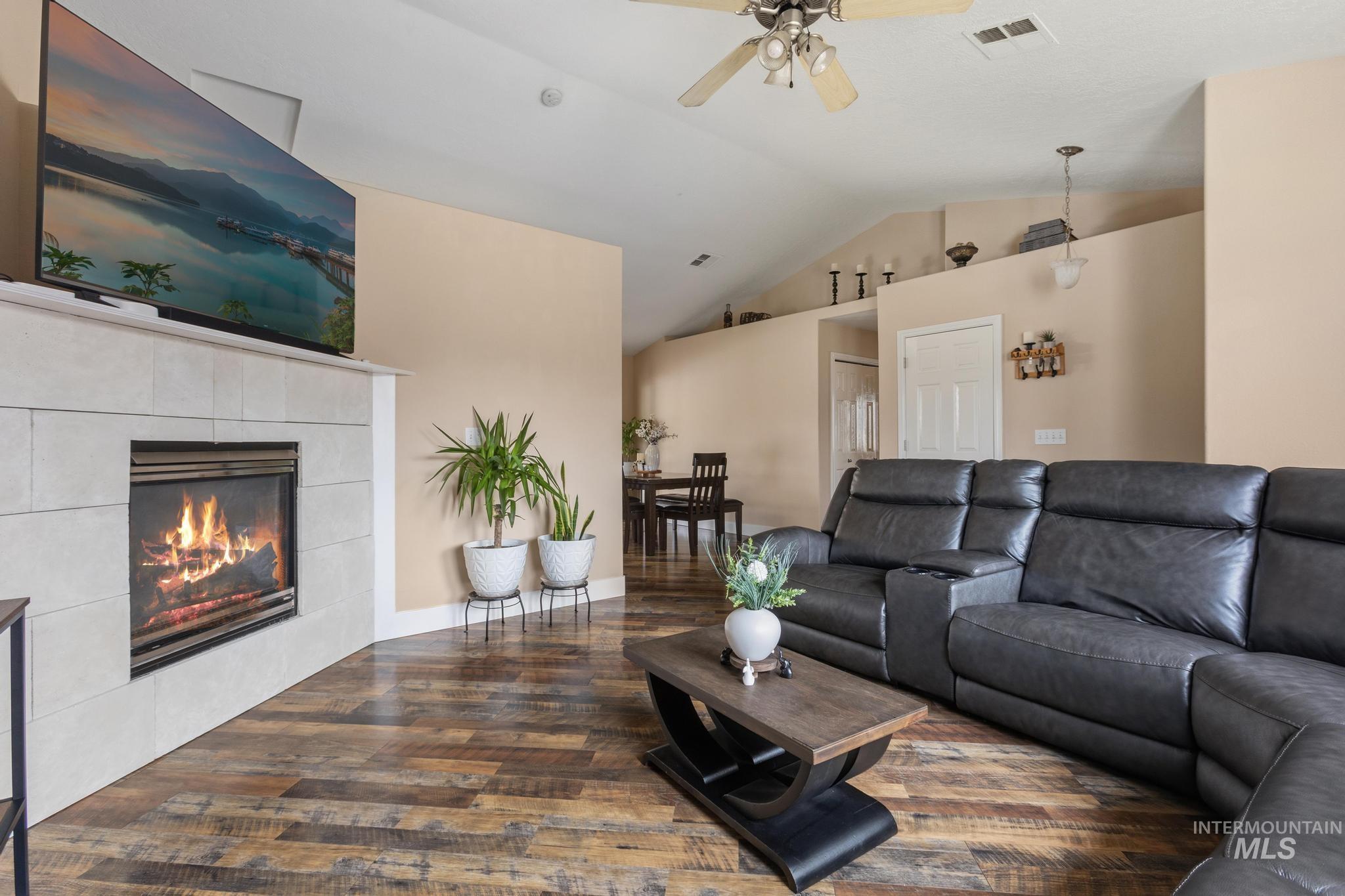 10922 Cocoon St, Nampa, Idaho 83687, 3 Bedrooms, 2 Bathrooms, Residential For Sale, Price $370,000, 98977766