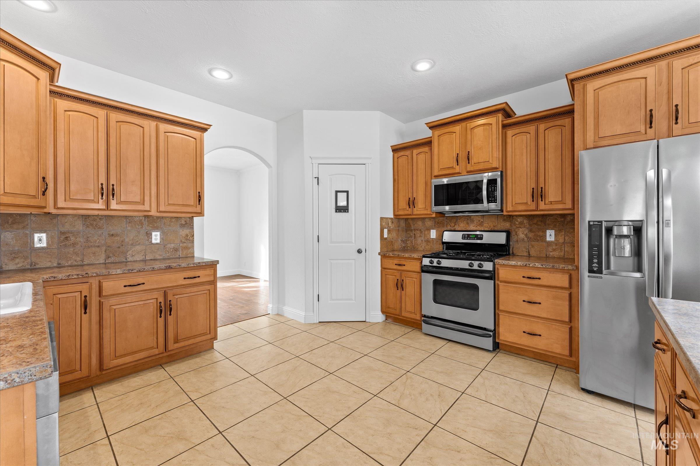 141 Beech St, Fruitland, Idaho 83619, 4 Bedrooms, 2.5 Bathrooms, Residential For Sale, Price $500,000, 98977768