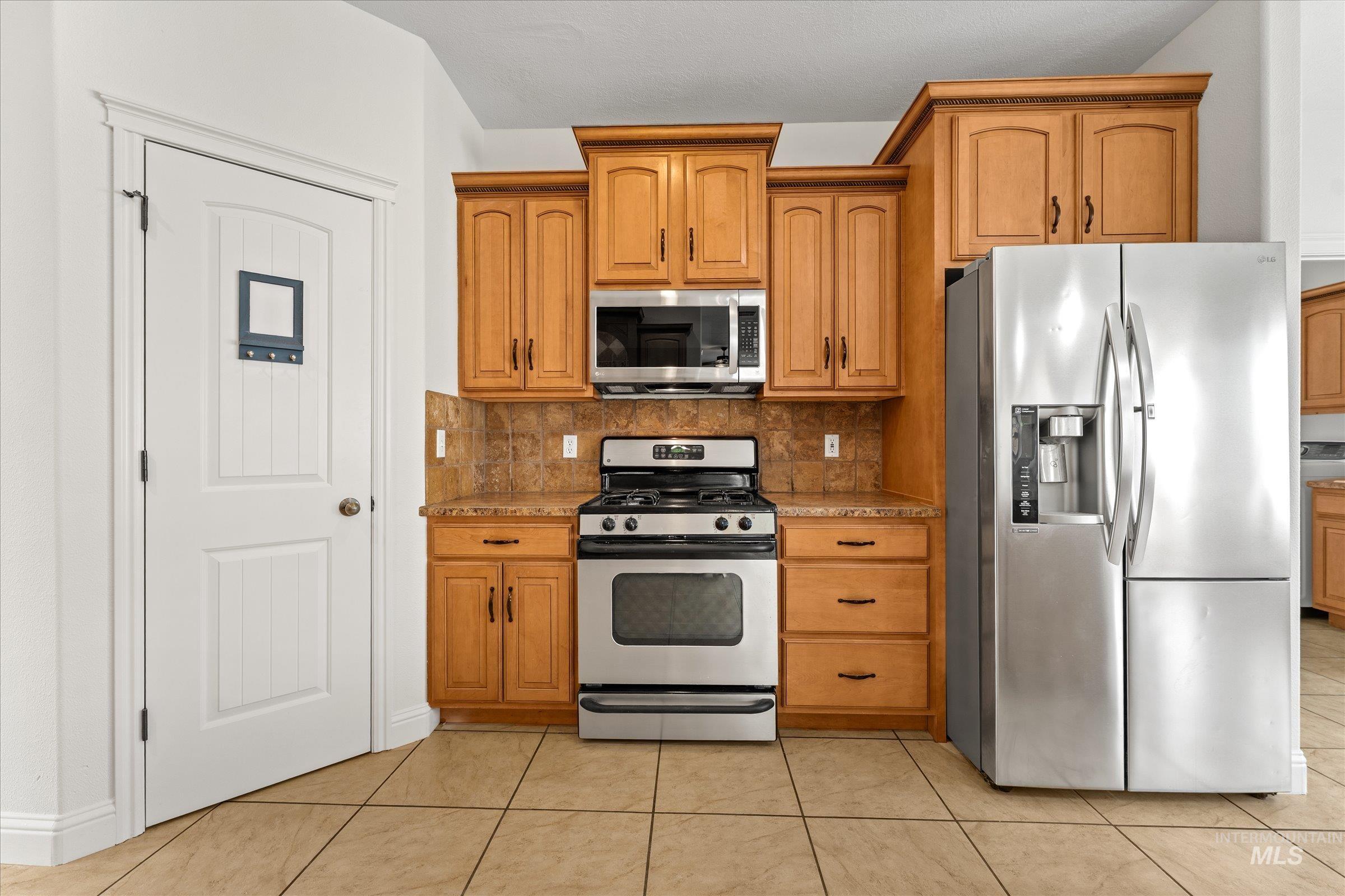 141 Beech St, Fruitland, Idaho 83619, 4 Bedrooms, 2.5 Bathrooms, Residential For Sale, Price $500,000, 98977768