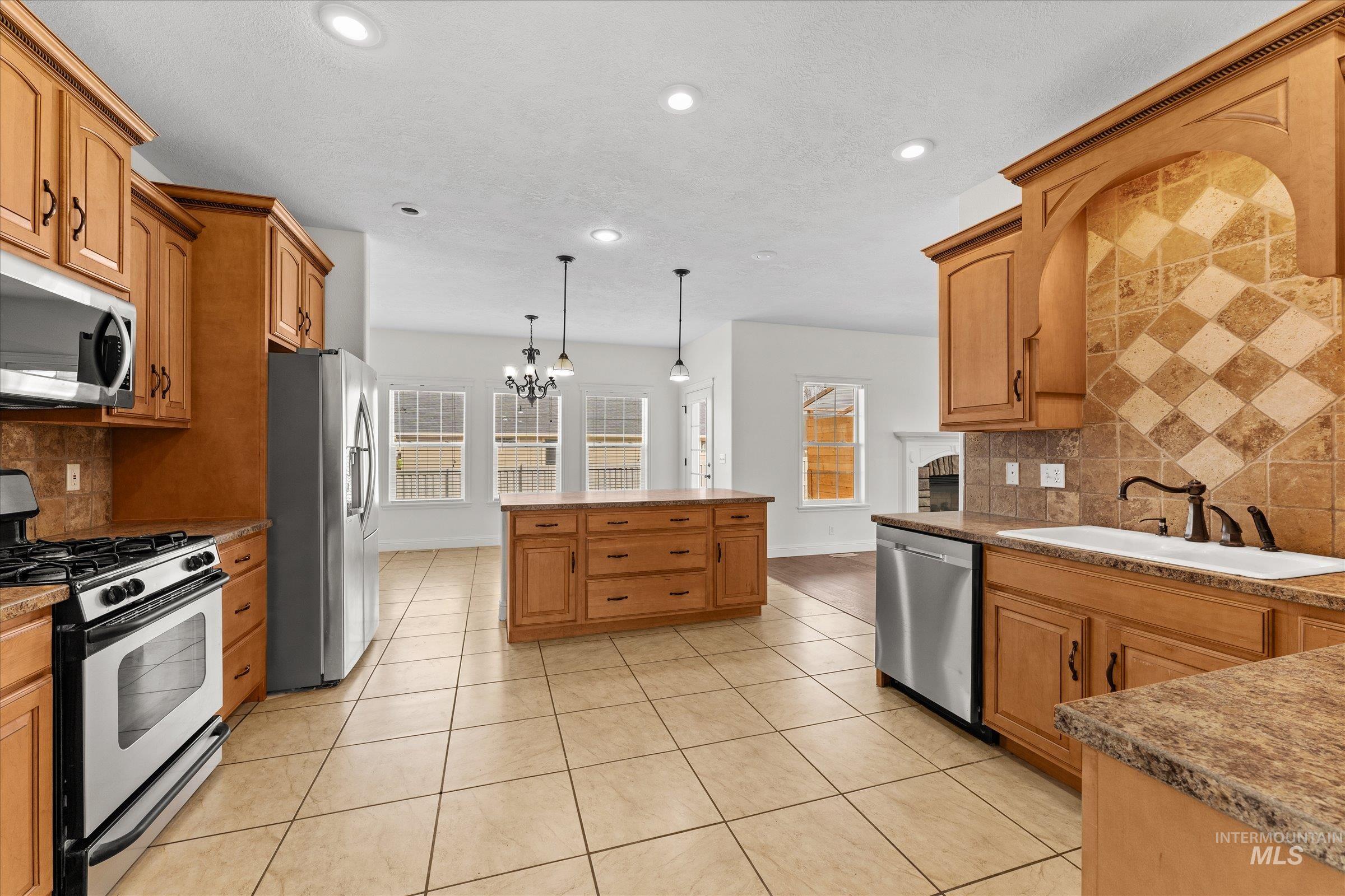 141 Beech St, Fruitland, Idaho 83619, 4 Bedrooms, 2.5 Bathrooms, Residential For Sale, Price $500,000, 98977768