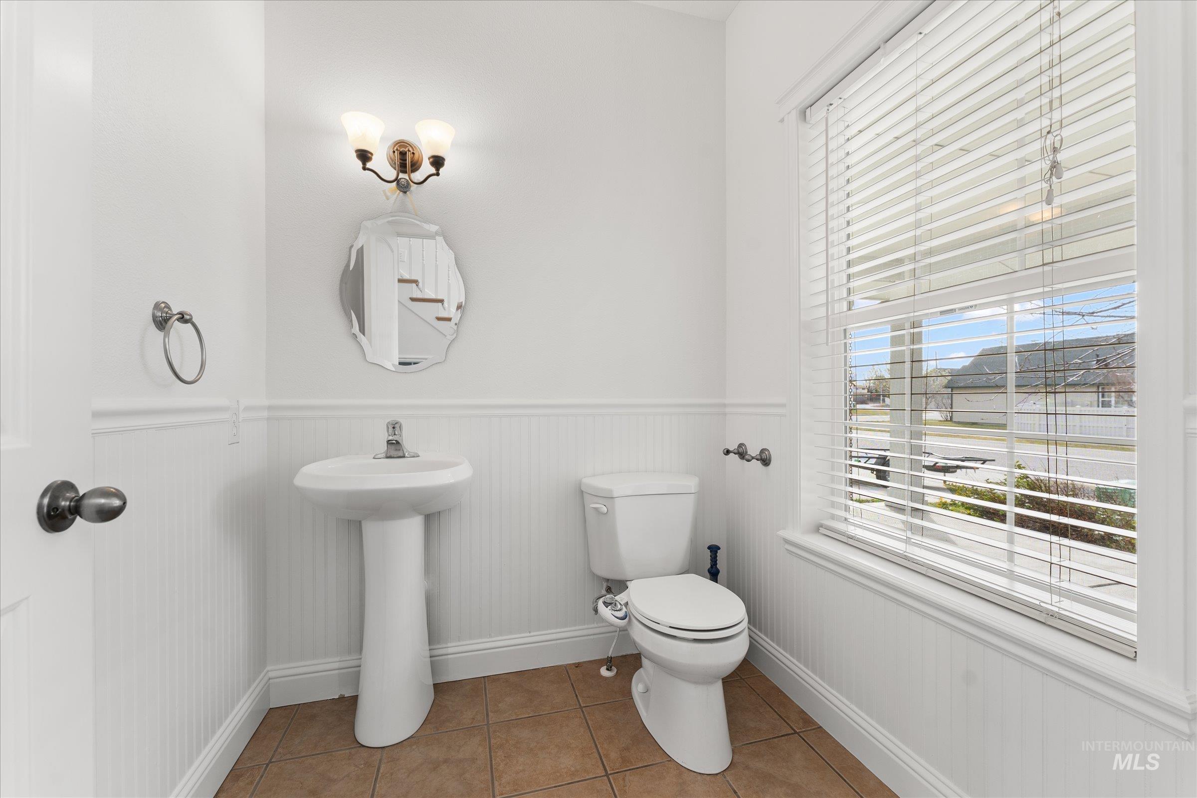 141 Beech St, Fruitland, Idaho 83619, 4 Bedrooms, 2.5 Bathrooms, Residential For Sale, Price $500,000, 98977768