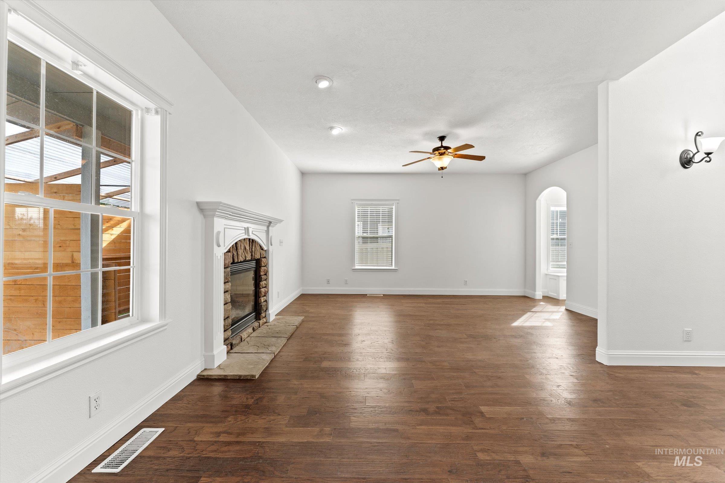 141 Beech St, Fruitland, Idaho 83619, 4 Bedrooms, 2.5 Bathrooms, Residential For Sale, Price $500,000, 98977768